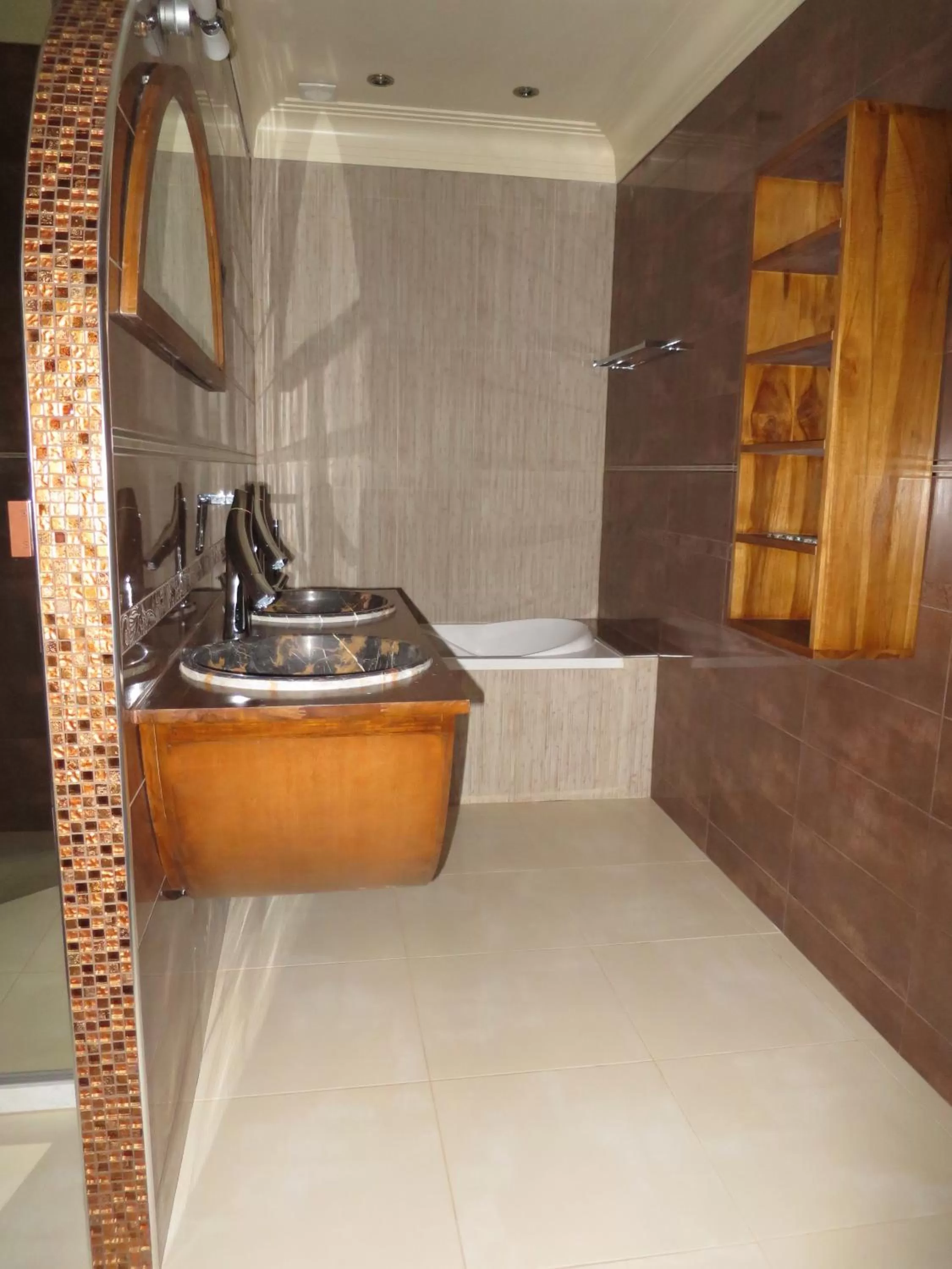 Shower, Bathroom in KerBlondel