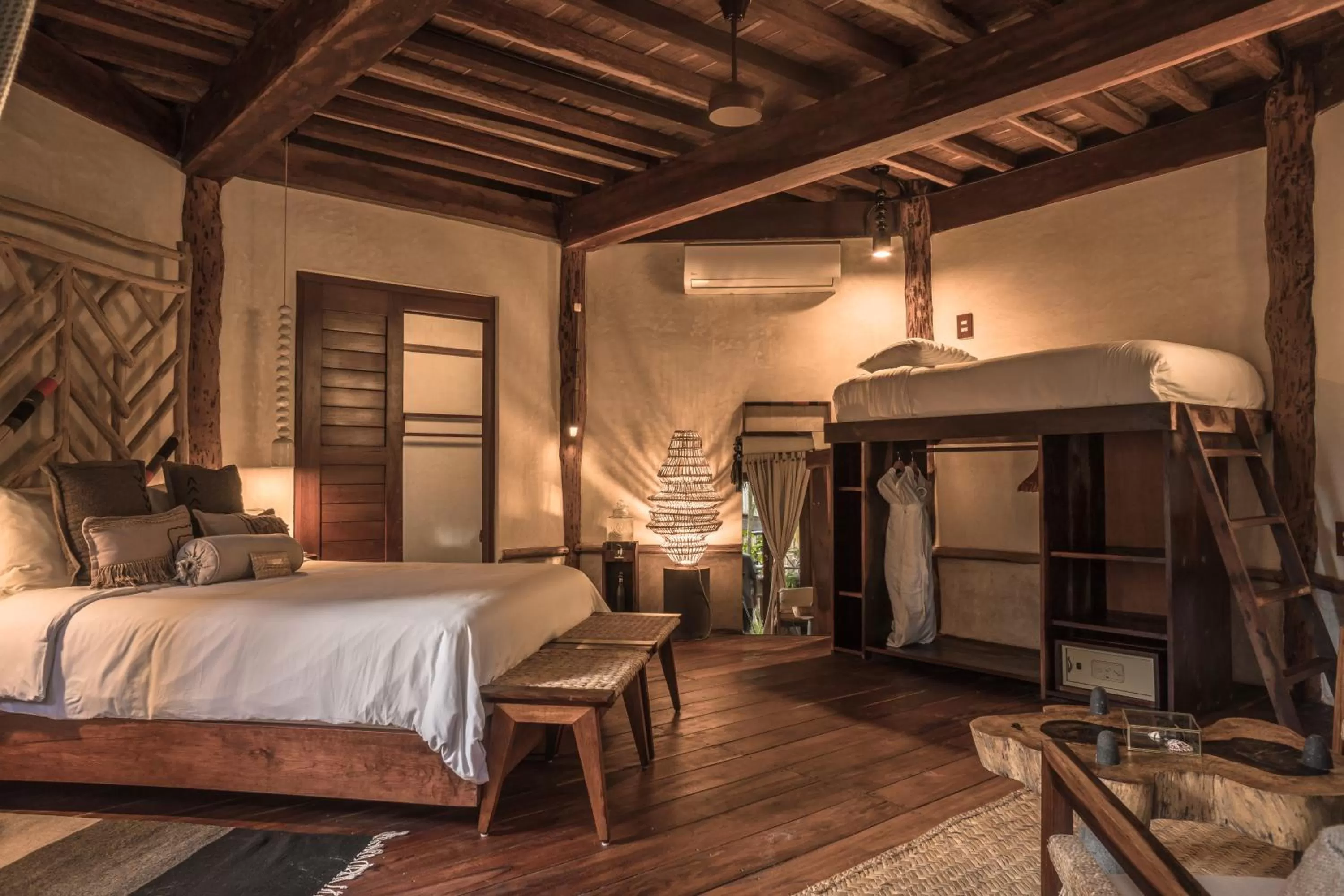 bunk bed, Bed in Delek Tulum