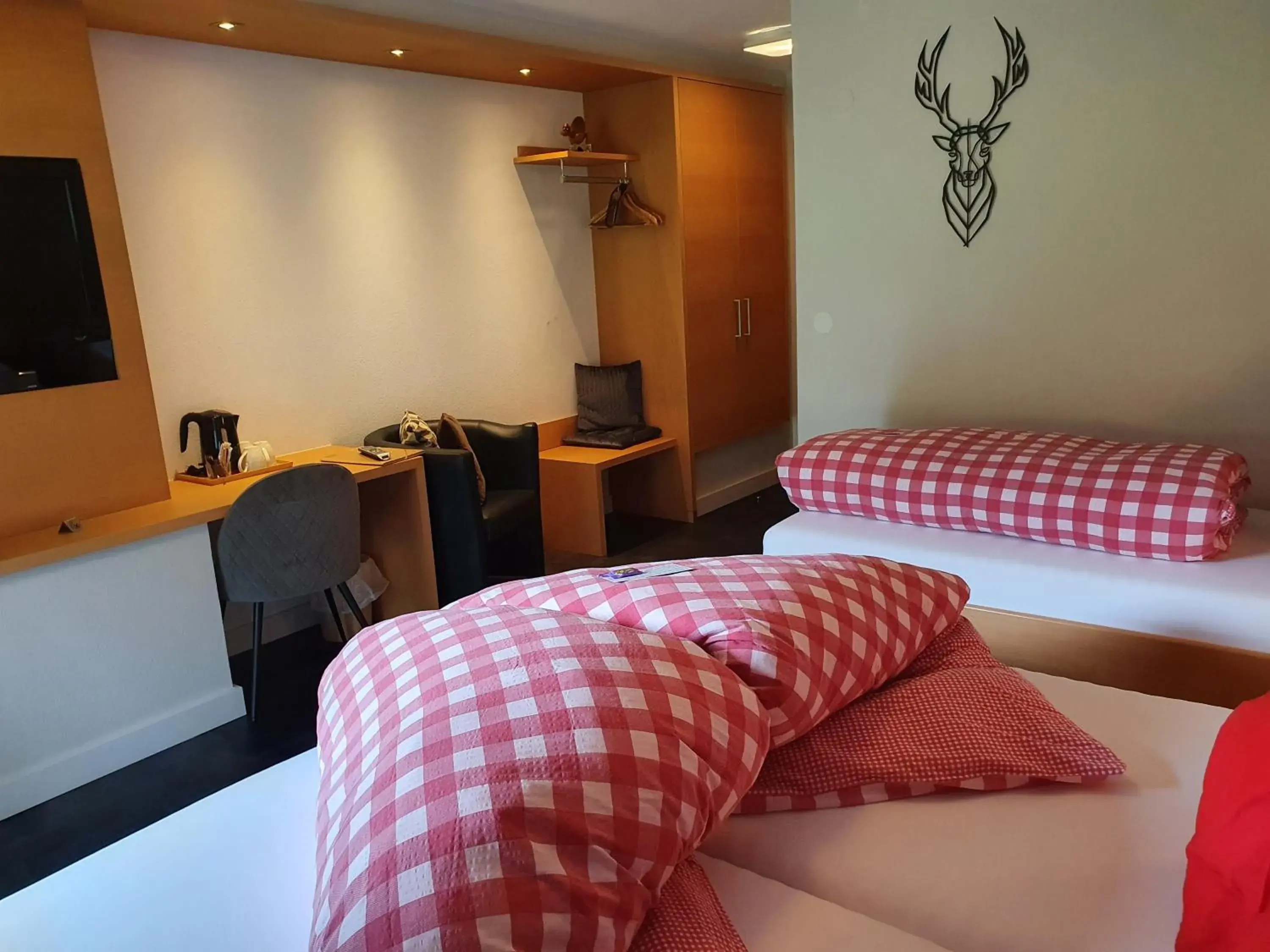Bedroom, Bed in Alpenhof