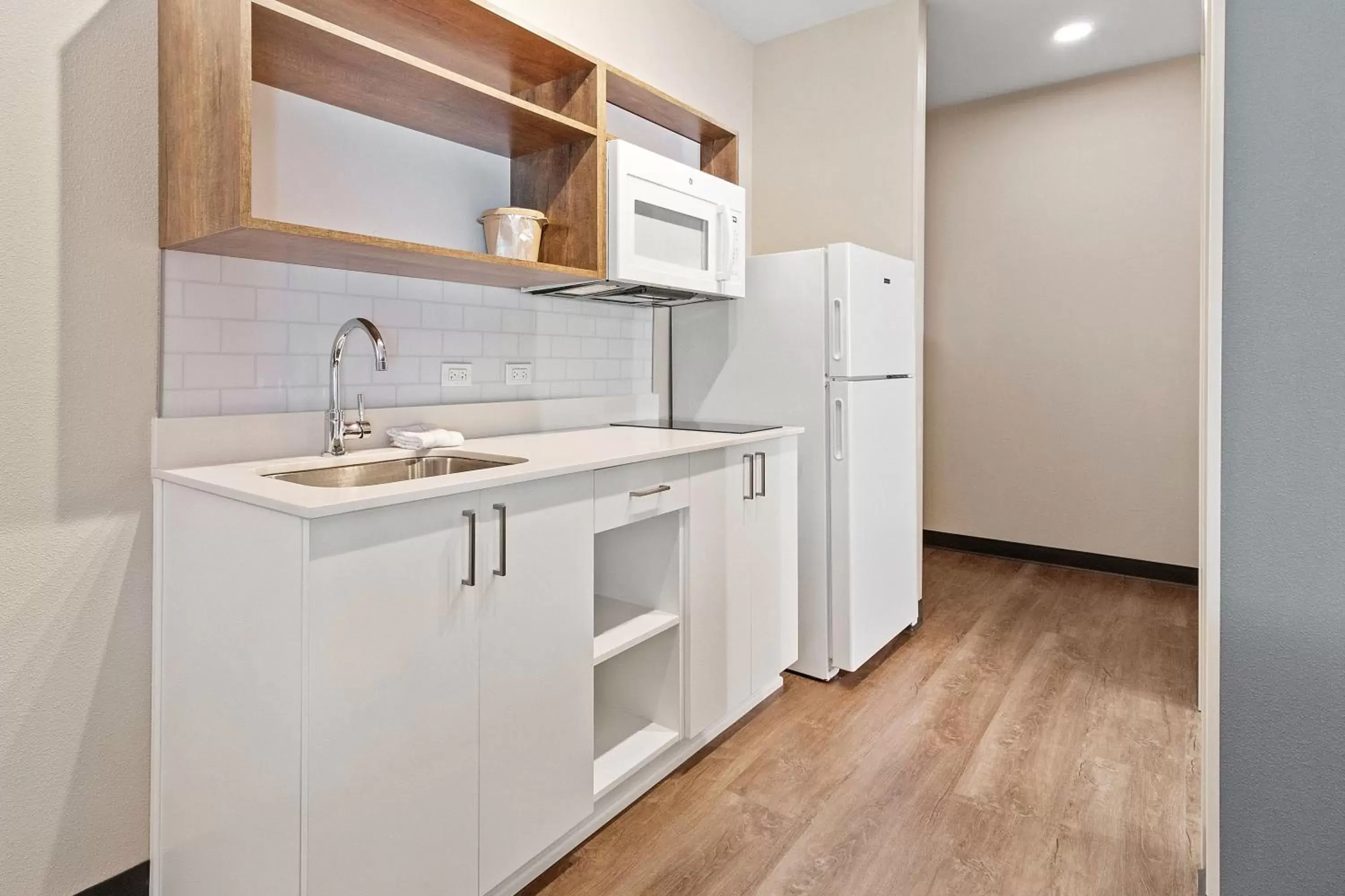 Kitchen or kitchenette, Kitchen/Kitchenette in Extended Stay America Premier Suites - Port Charlotte - I-75