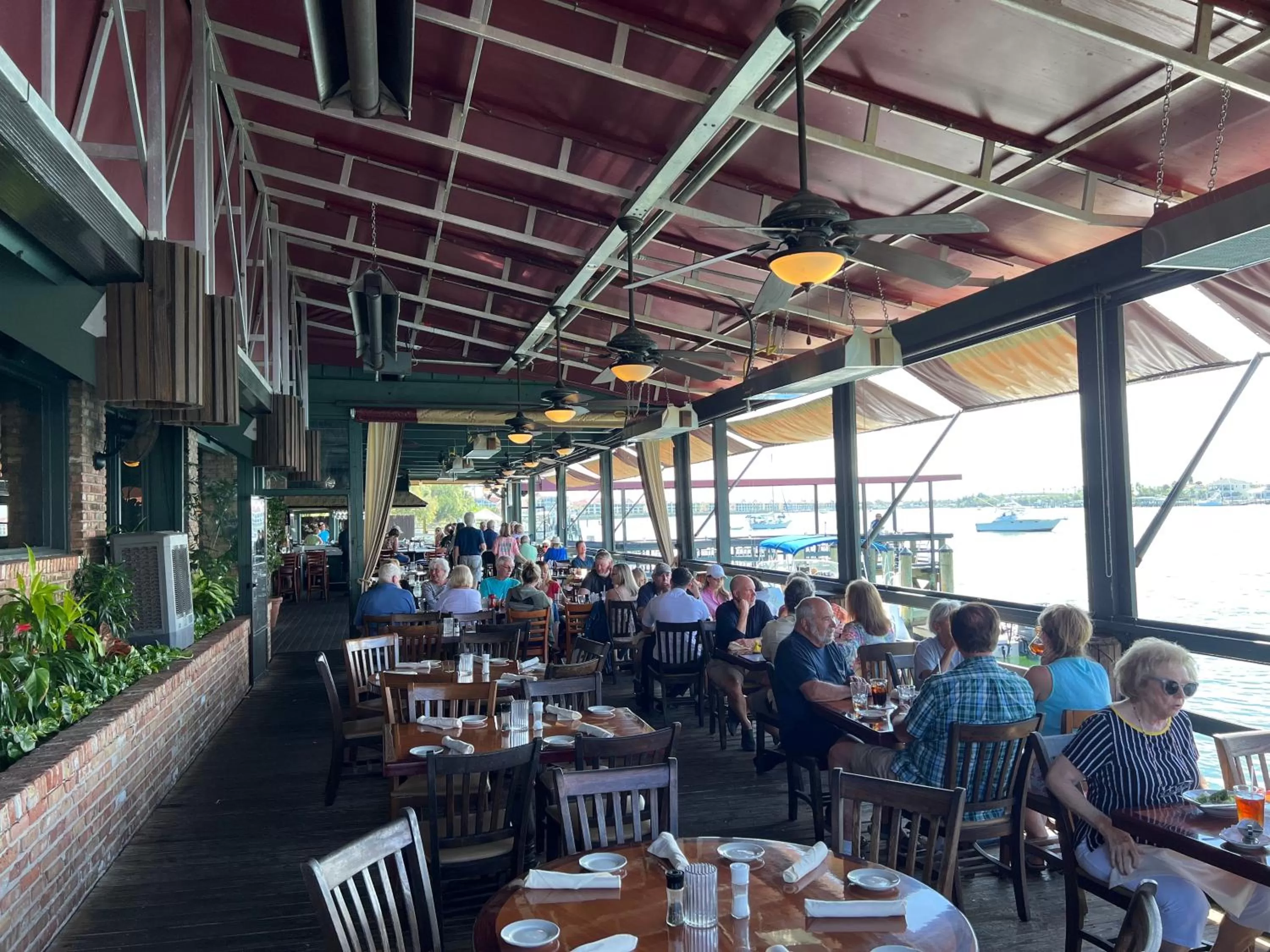 Restaurant/places to eat in The Riverview Hotel - New Smyrna Beach