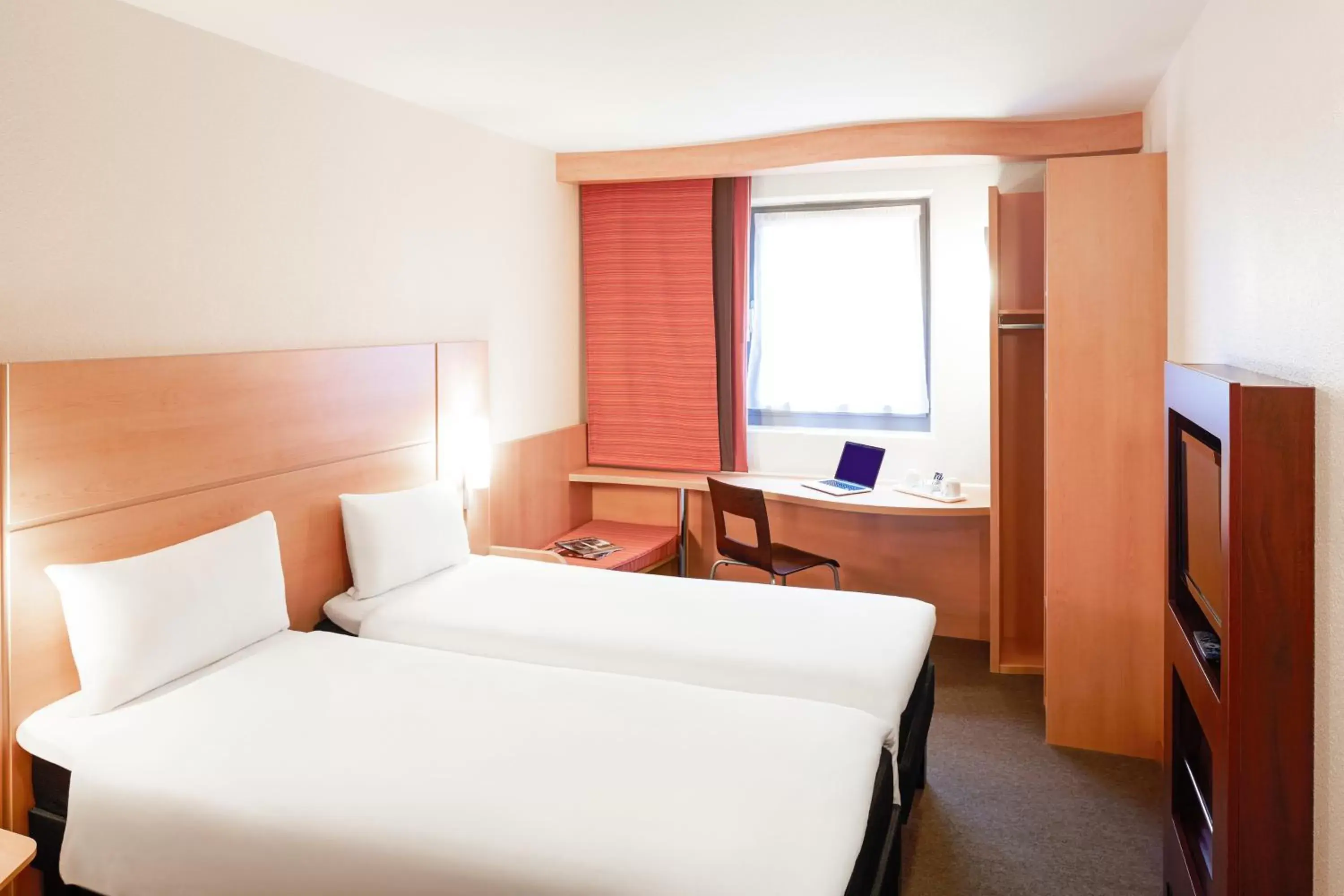 Bed, Room Photo in ibis Carlisle City Centre