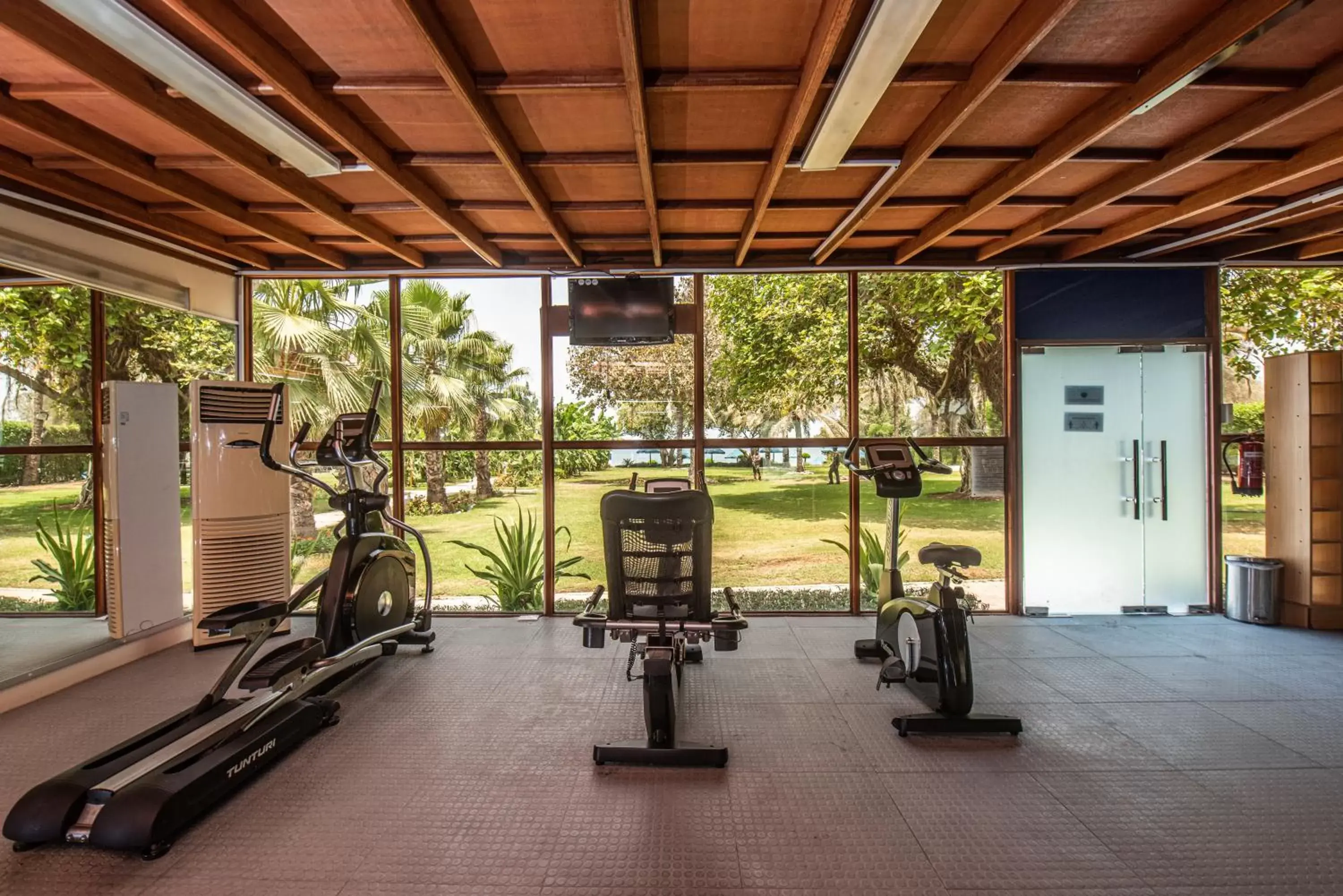 Fitness centre/facilities in BM Beach Hotel Fitness centre/facilities in BM Beach Hotel