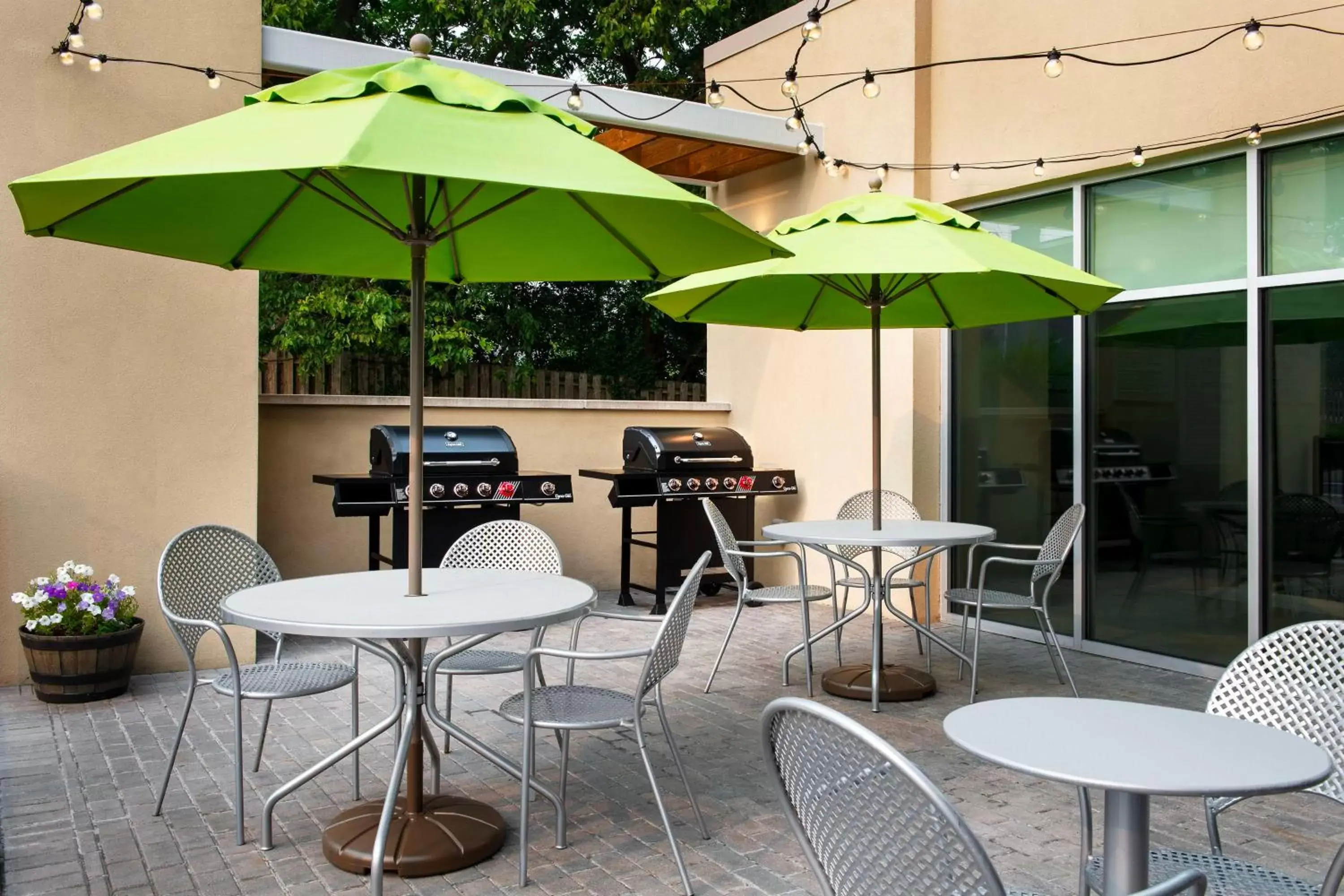 Dining area, Restaurant/Places to Eat in Home2 Suites by Hilton Lexington University / Medical Center