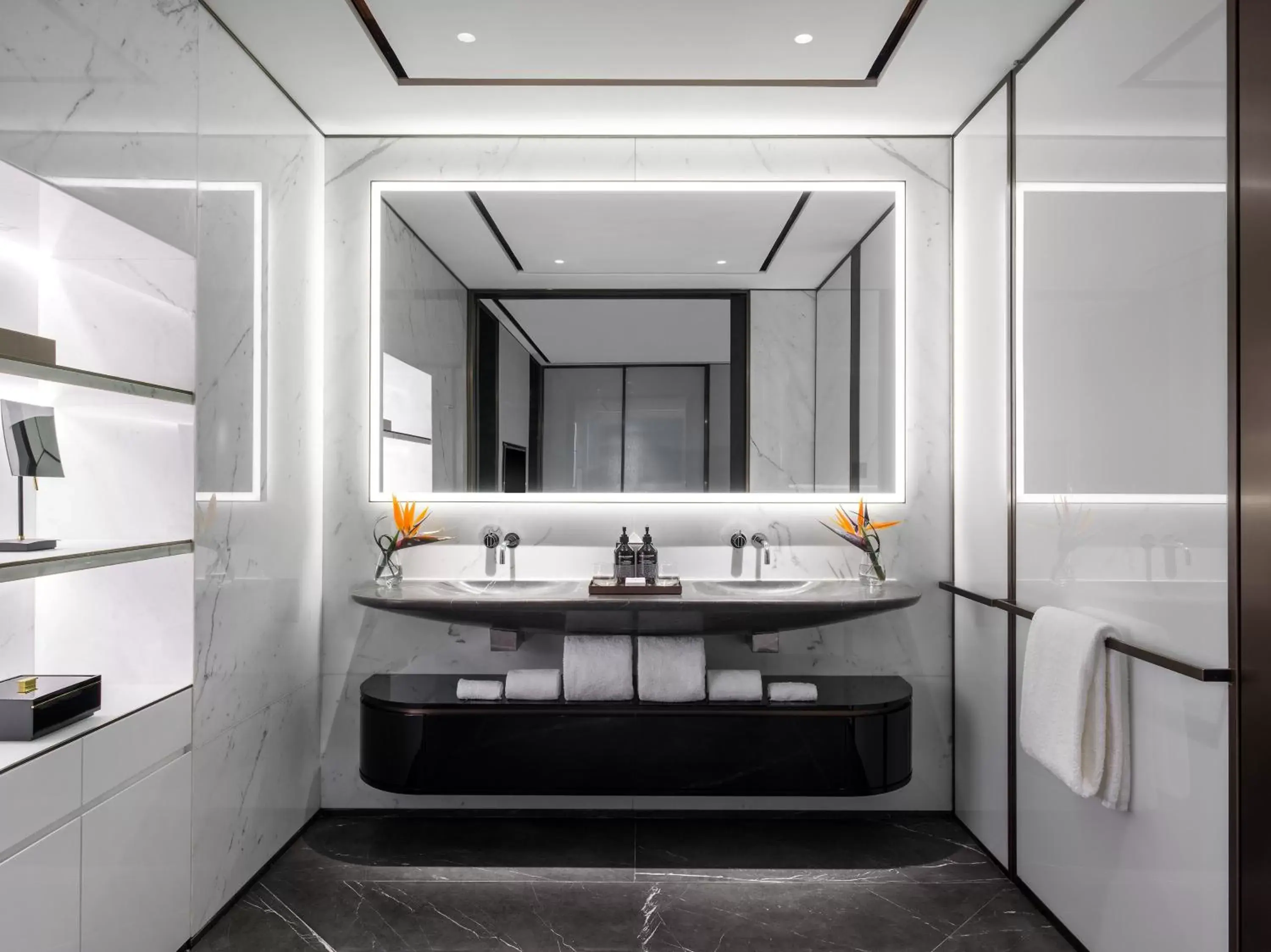 Bathroom in The Murray, Hong Kong, a Niccolo Hotel