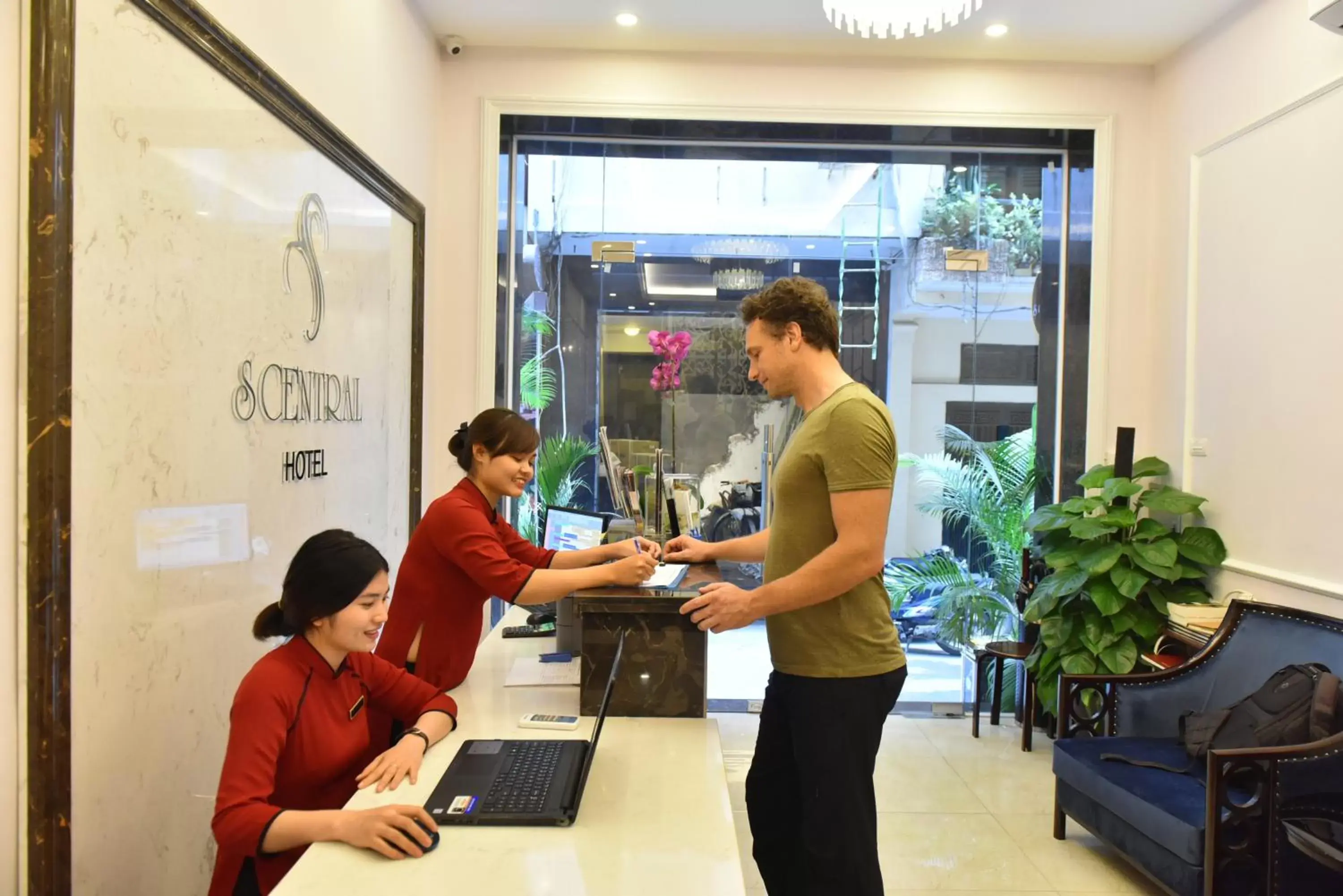 Lobby or reception in S Central Hotel and Spa