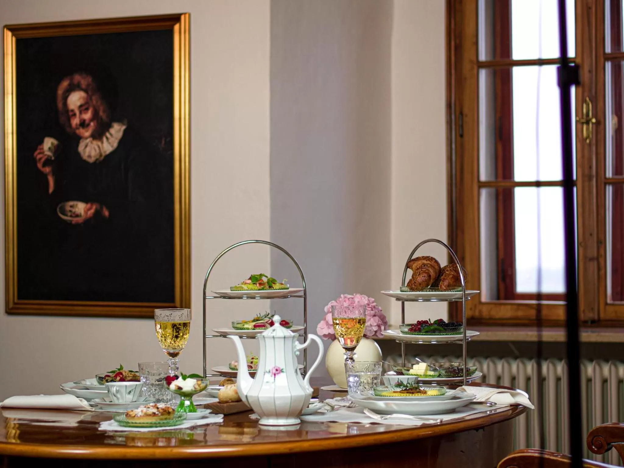 Breakfast in Grad Strmol