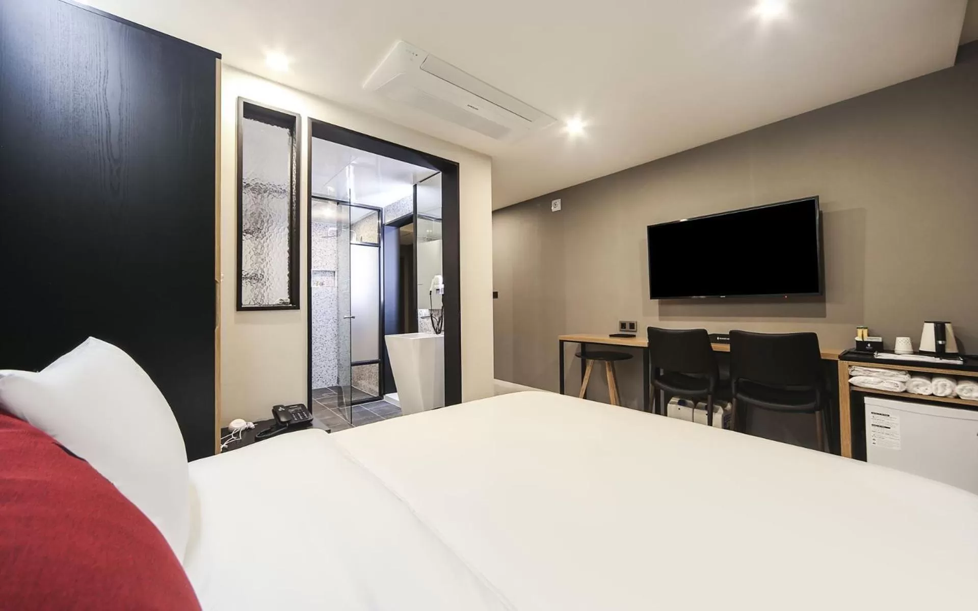 Area and facilities, Bed in Maron Hotel Nampo