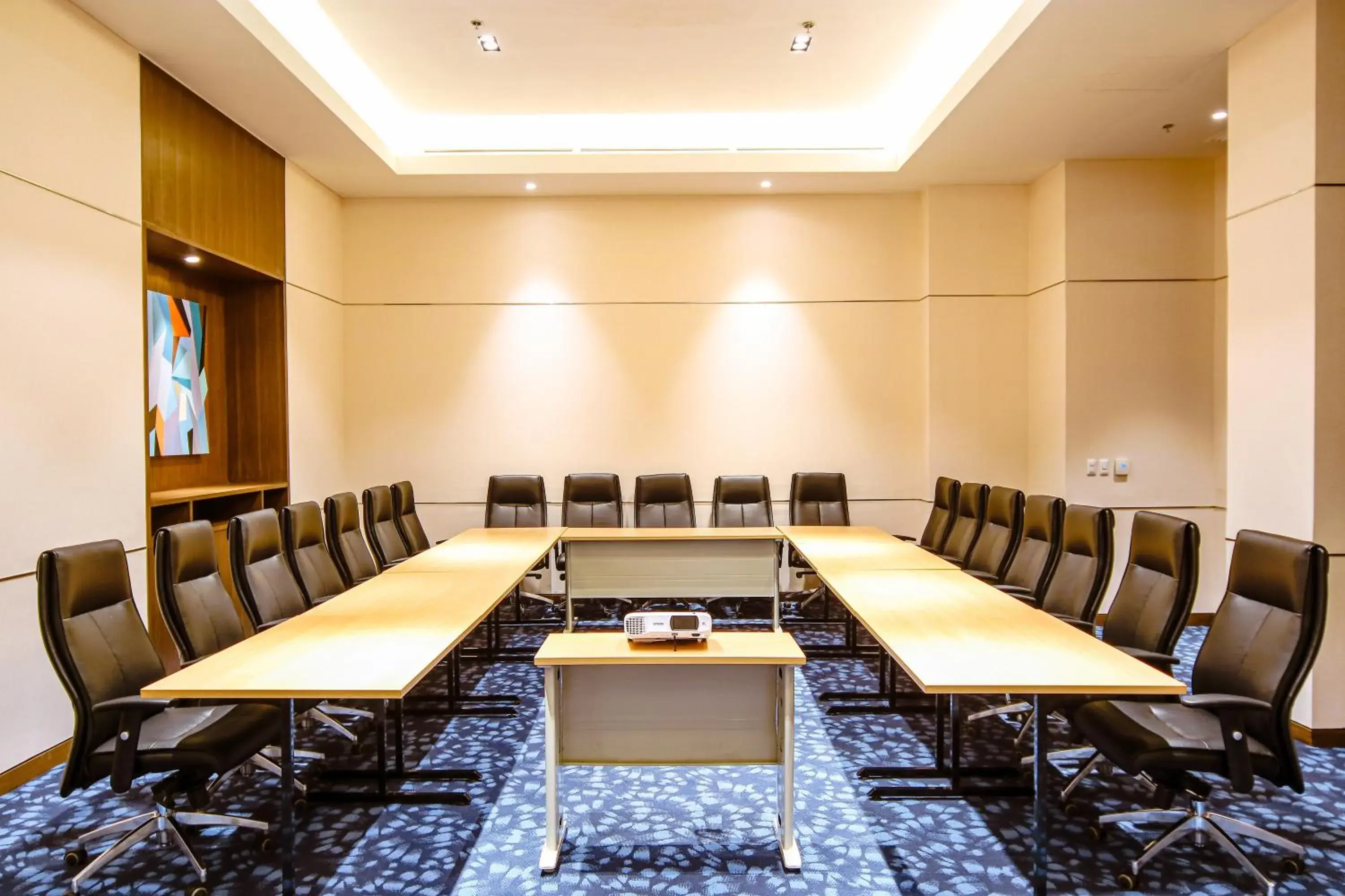 Business facilities in Hotel Lucky Chinatown