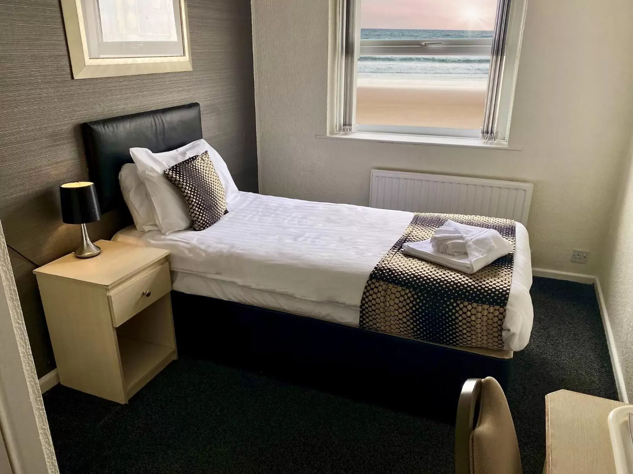 Single Room with Sea View in Royal Seabank Hotel Single Room with Sea View in Royal Seabank Hotel