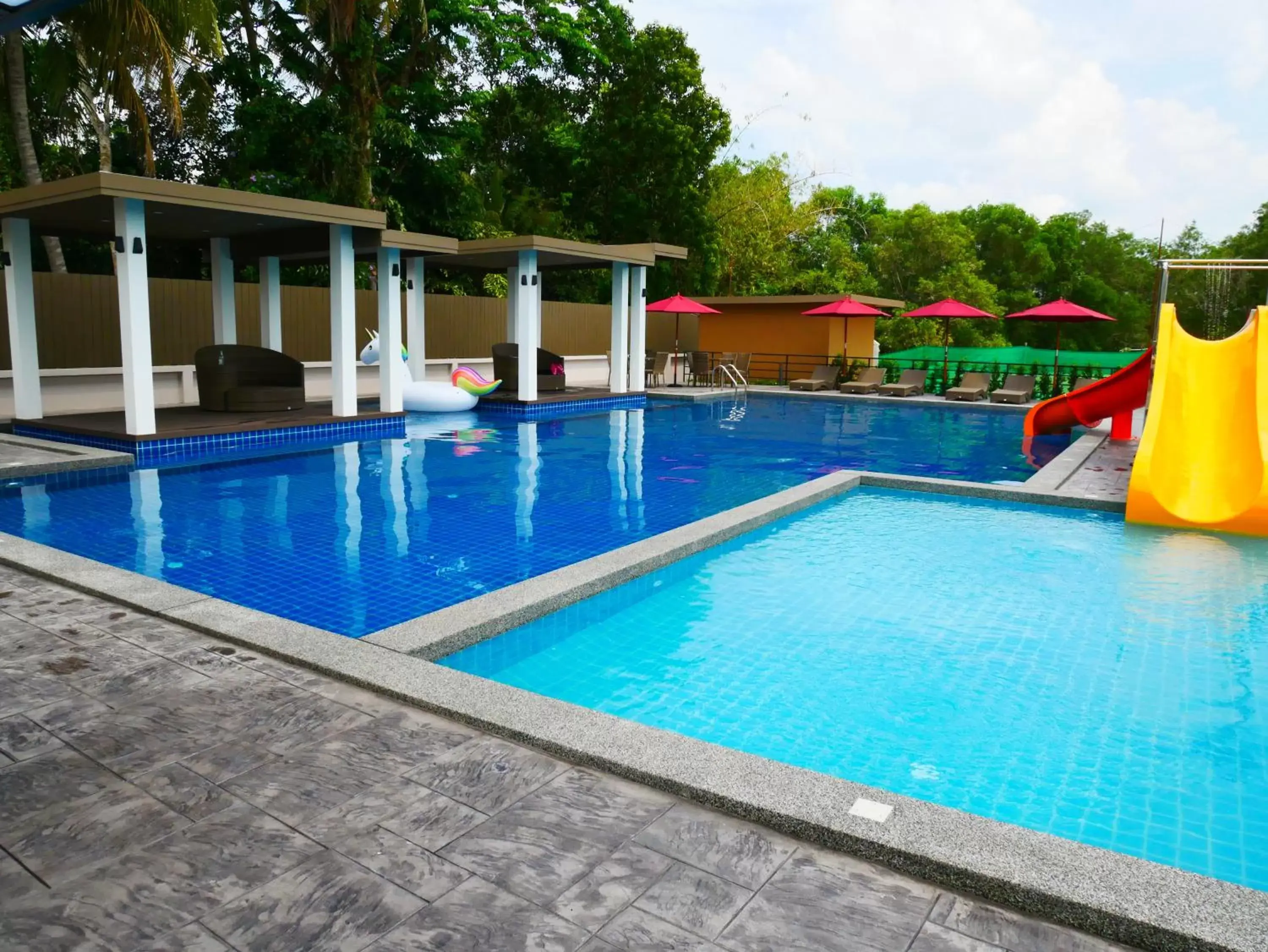Swimming Pool in Trat City Hotel