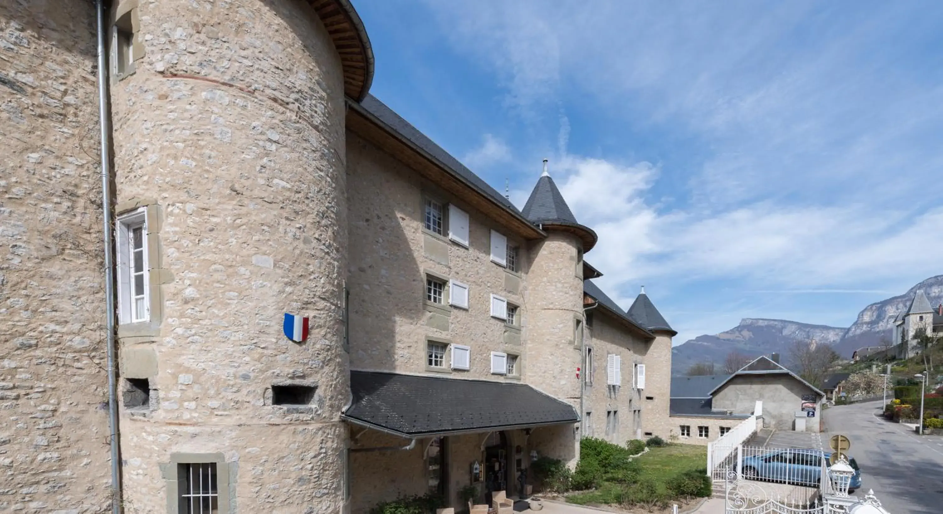 Facade/entrance, Property Building in Château des Comtes de Challes