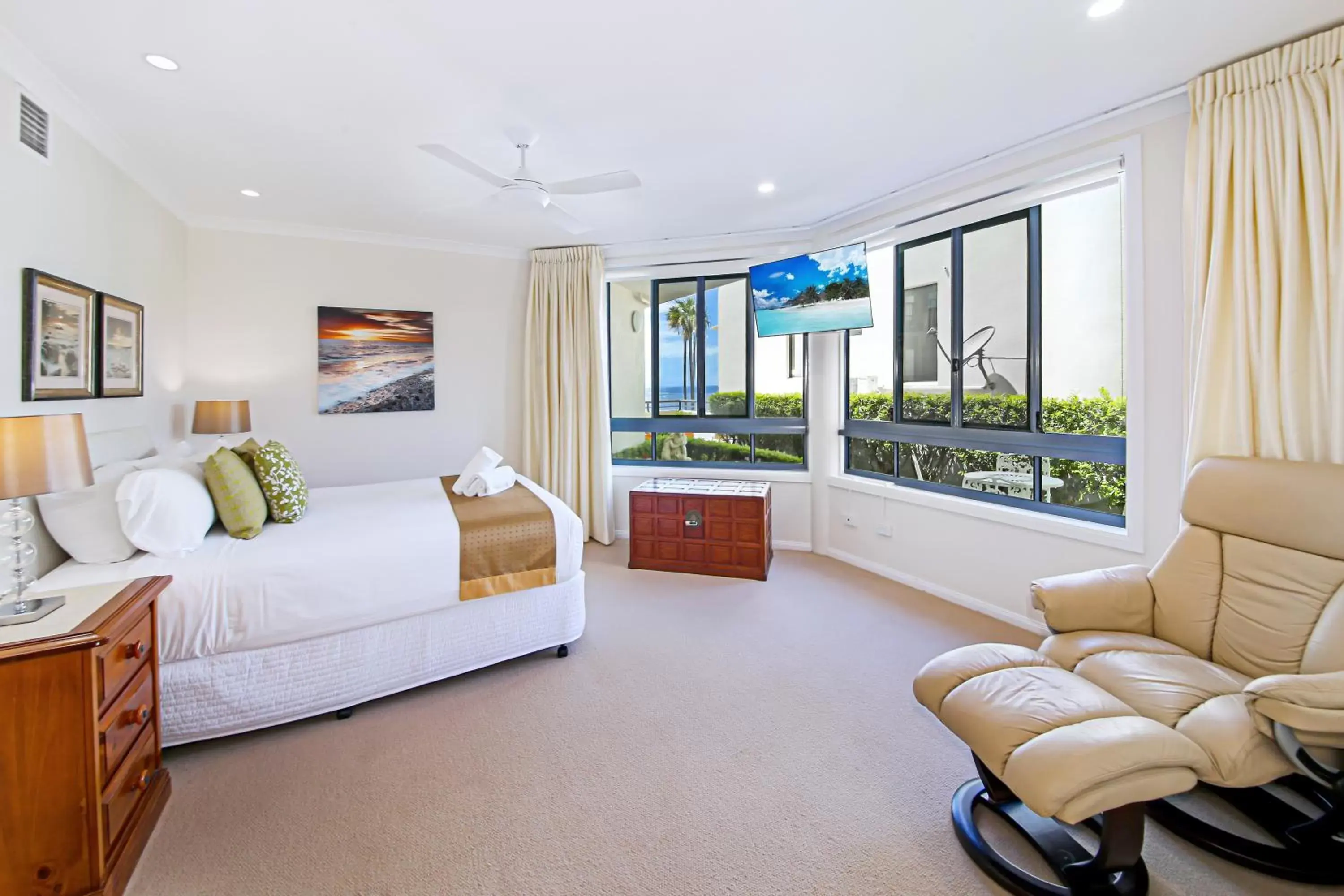 Bedroom in Alexandra on the Pacific