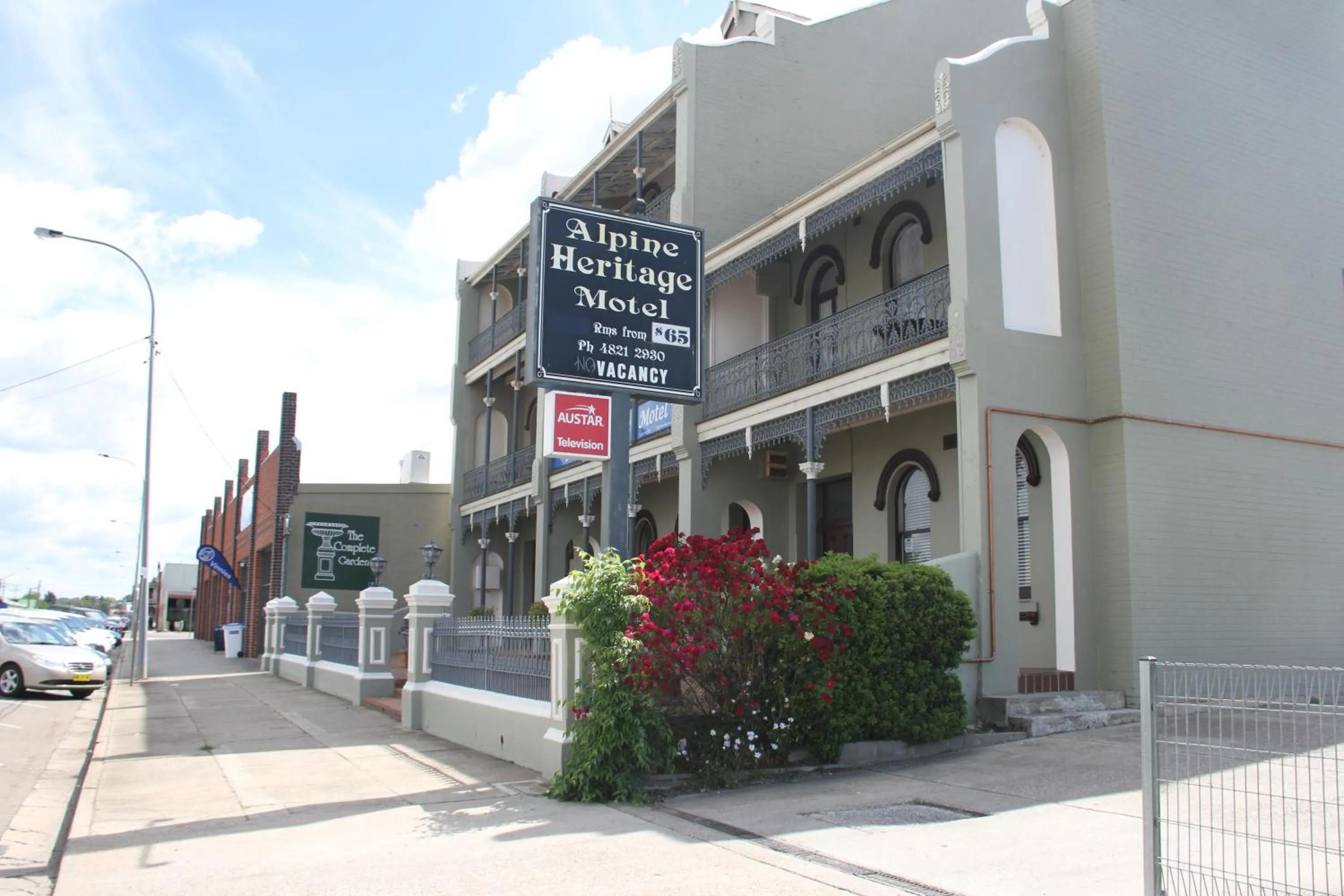 Property building in Alpine Heritage Motel