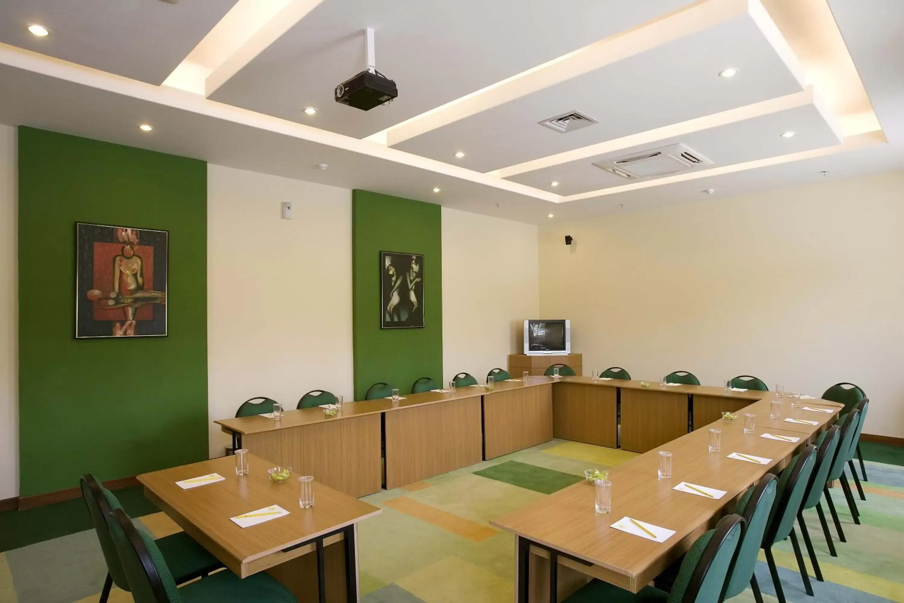 Business facilities in Lemon Tree Hotel Hinjewadi Pune