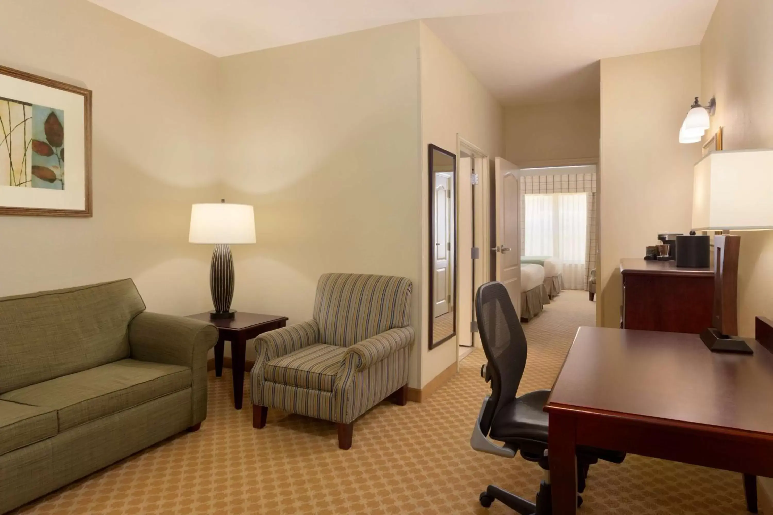 Photo of the whole room, Seating Area in Country Inn & Suites by Radisson, Pineville, LA