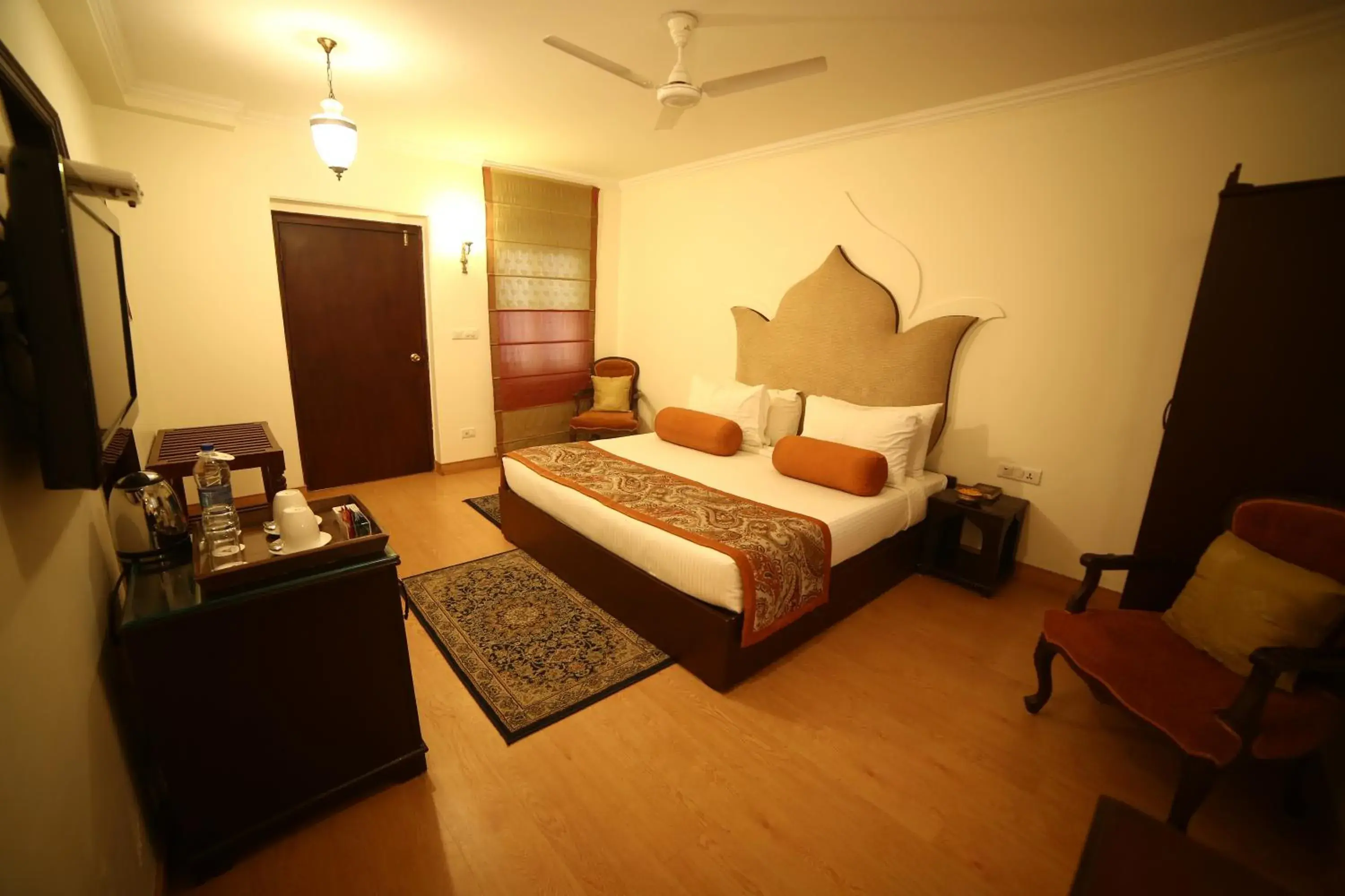 Executive Room - single occupancy - Evening Ganga Aarti at Dashashwamedh Ghat  in Suryauday Haveli - An Amritara Resort