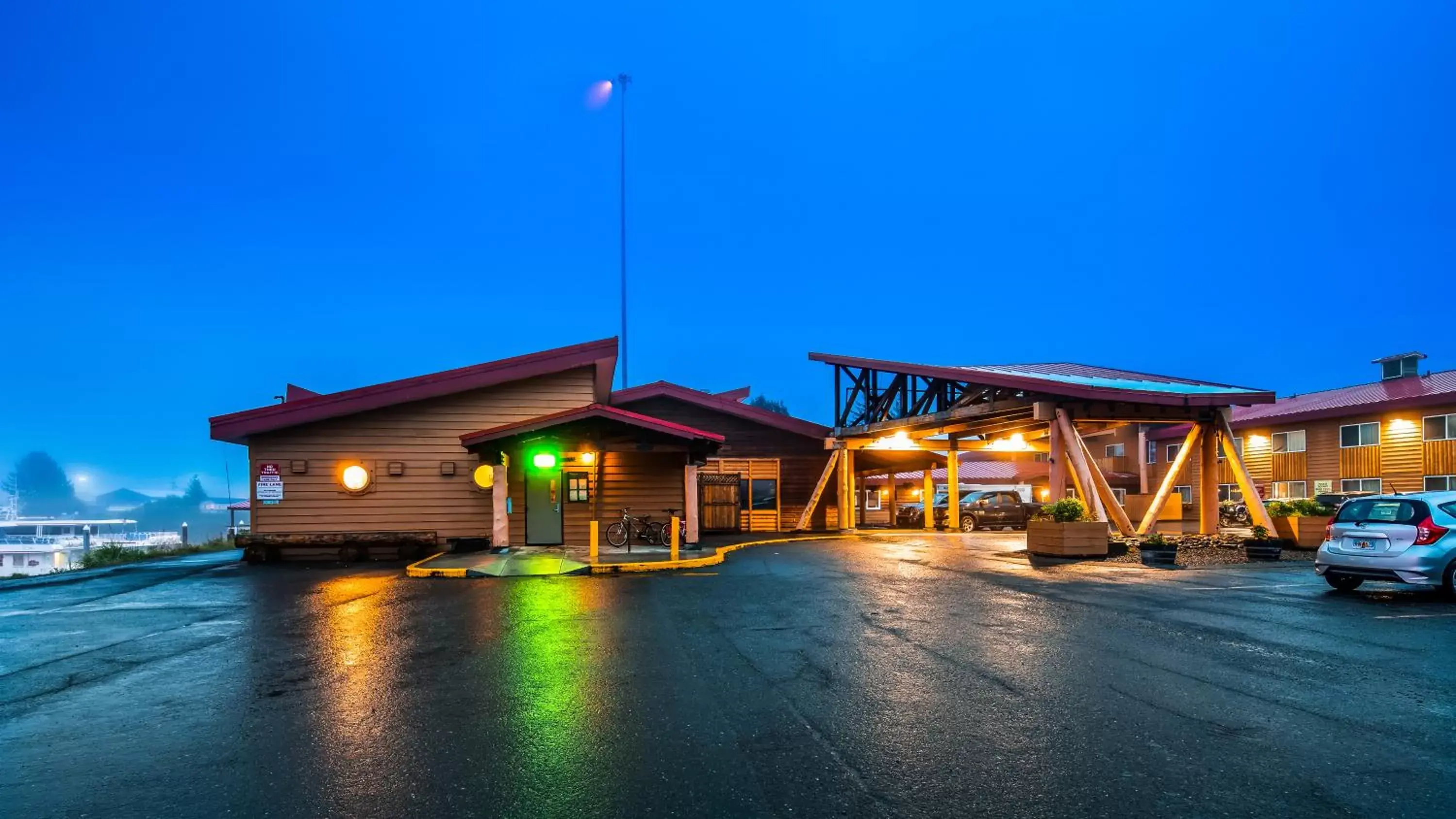 Facade/entrance, Property Building in Best Western Valdez Harbor Inn