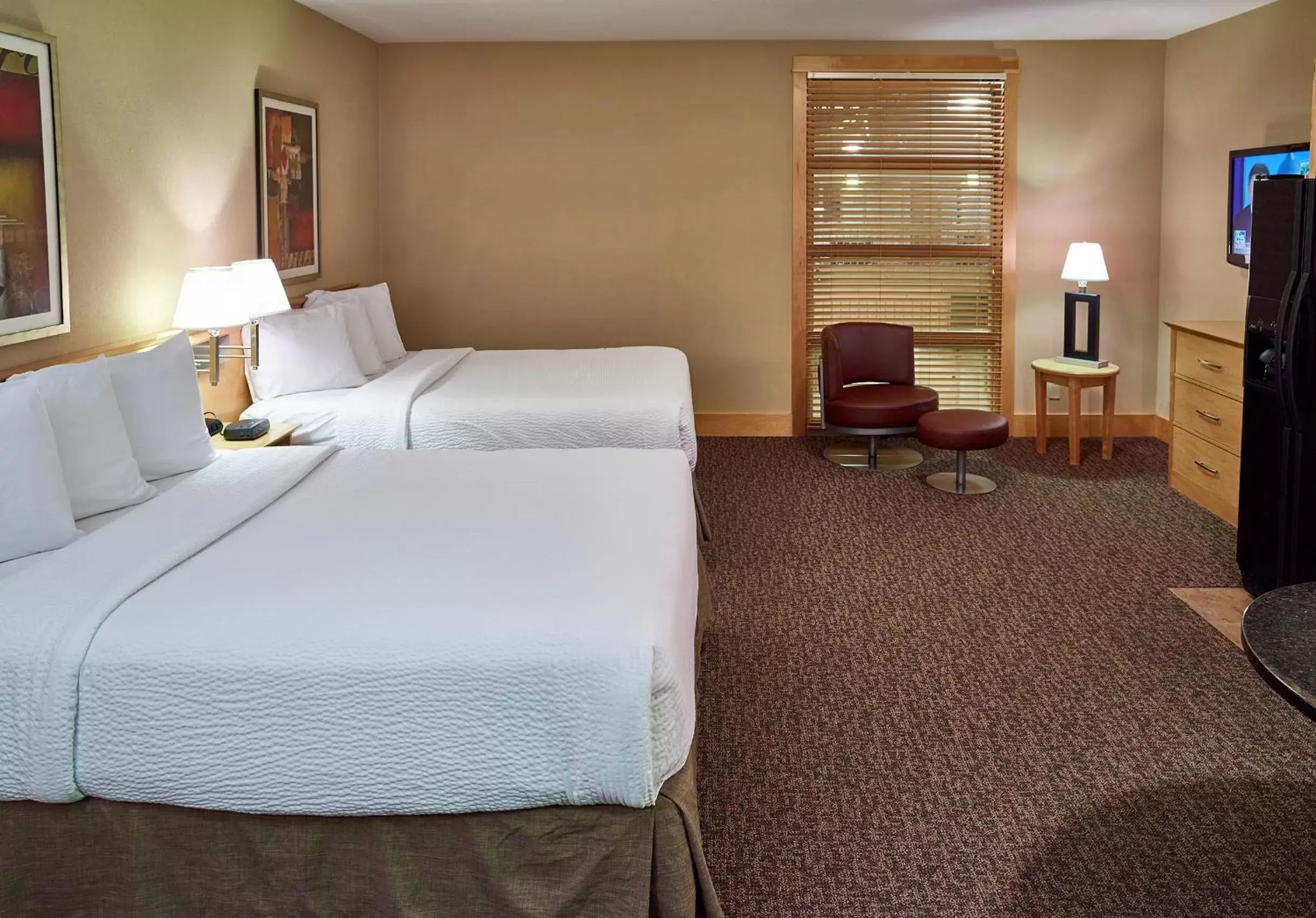 Photo of the whole room, Bed in LivINN Hotel Minneapolis North / Fridley