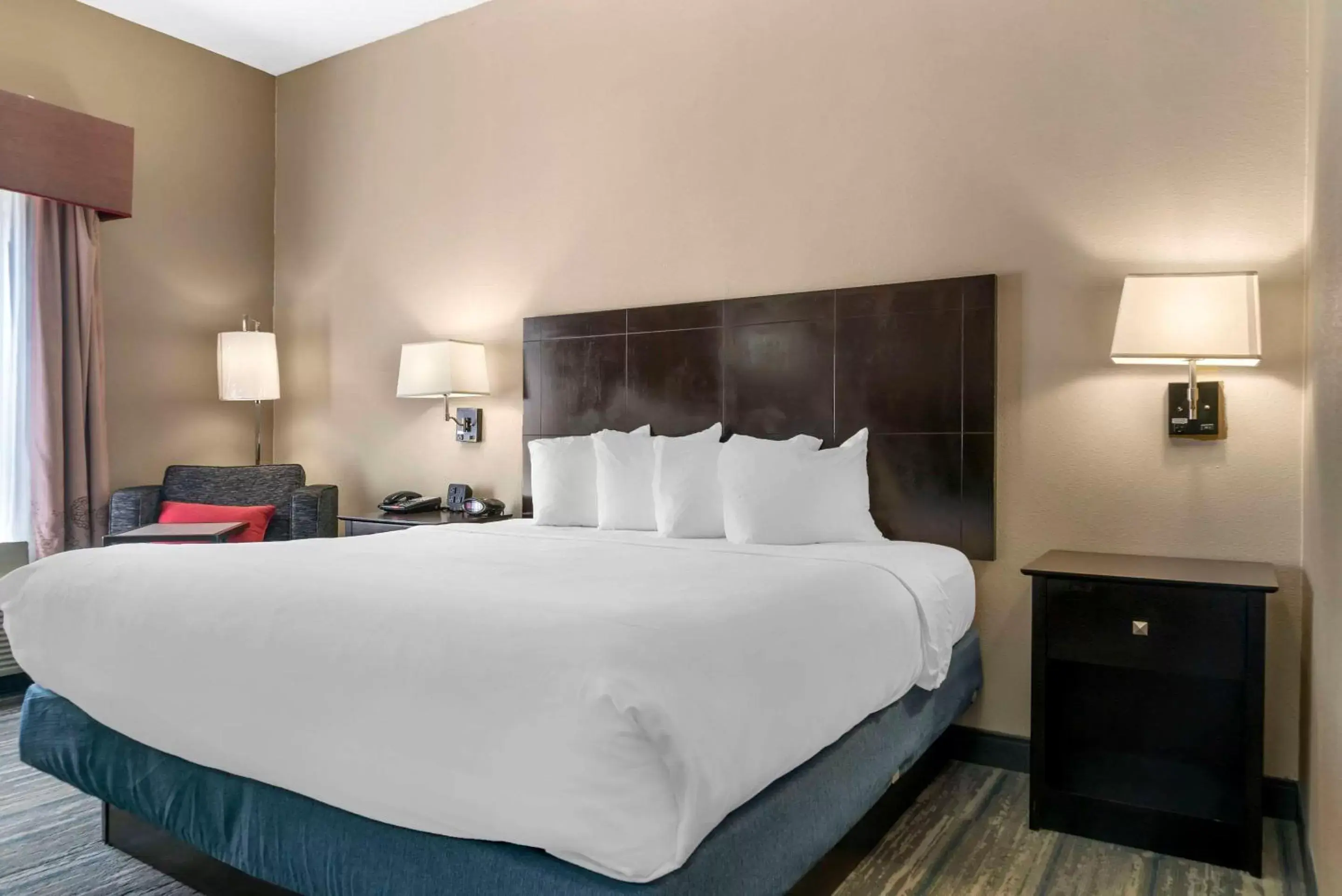 Bedroom, Bed in Comfort Inn & Suites