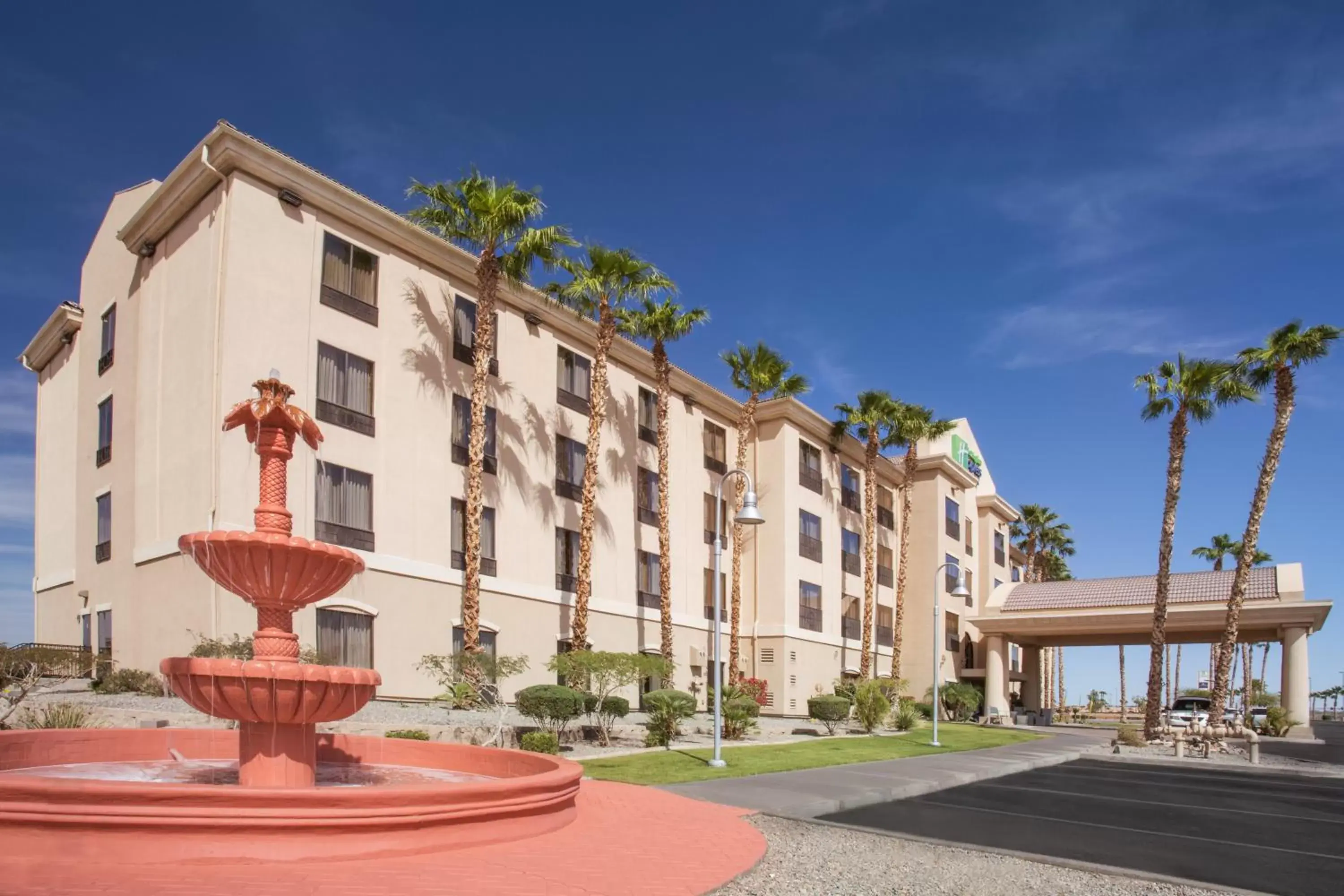 Property Building in Holiday Inn Express Hotel & Suites Yuma, an IHG Hotel