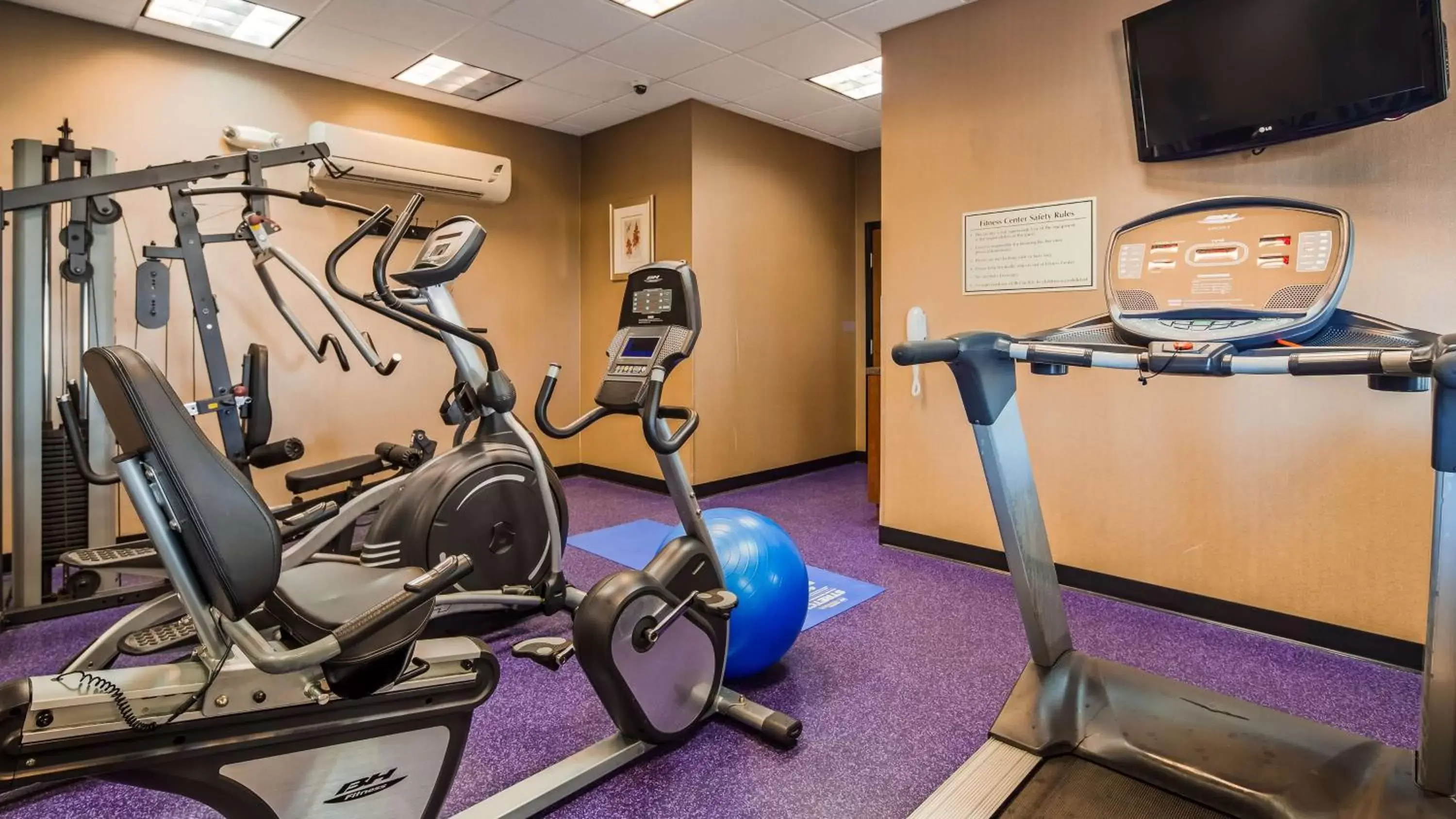 Fitness centre/facilities, Fitness Center/Facilities in Best Western Plus Carousel Inn & Suites Burlington