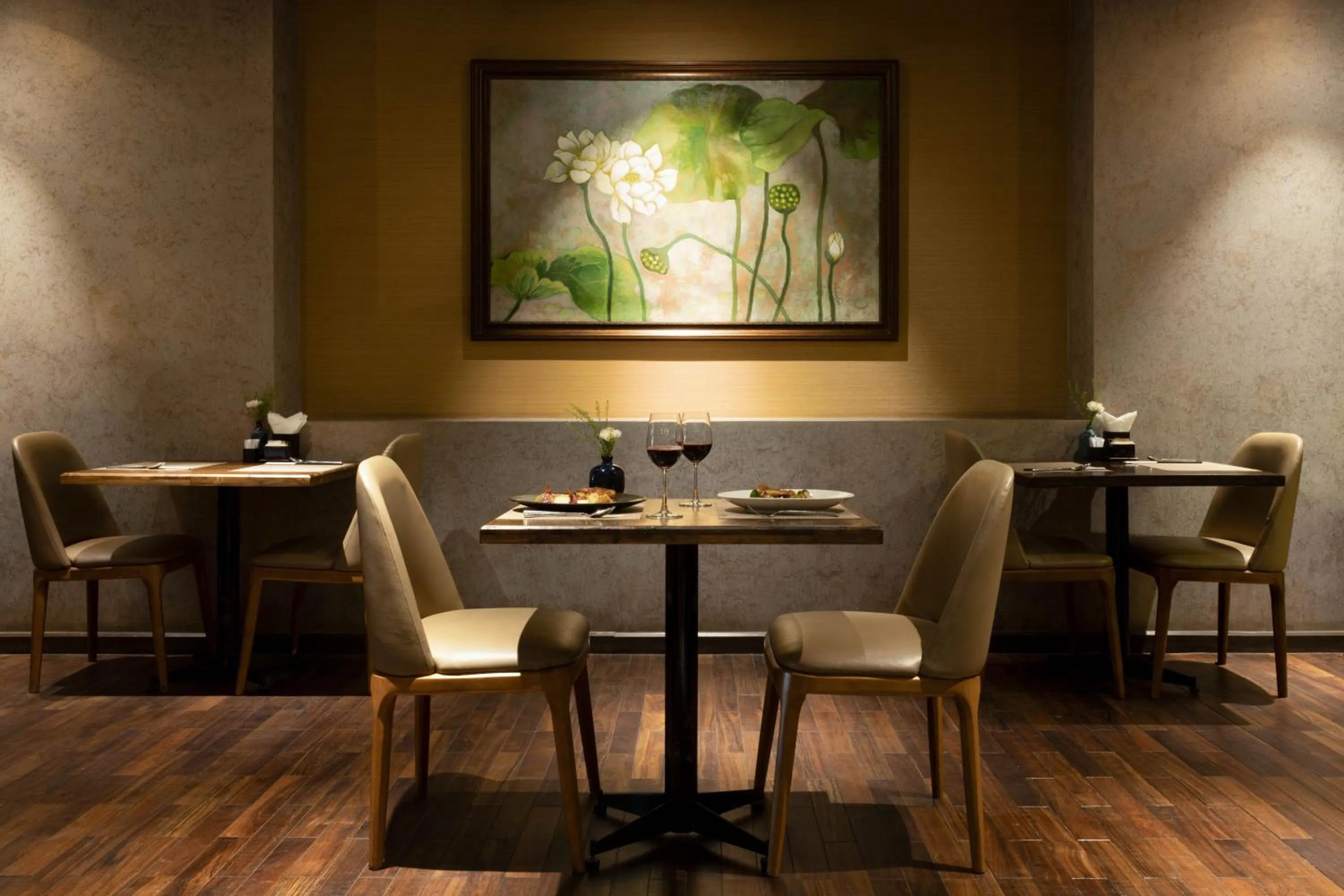 Restaurant/places to eat in Cochin Zen Hotel