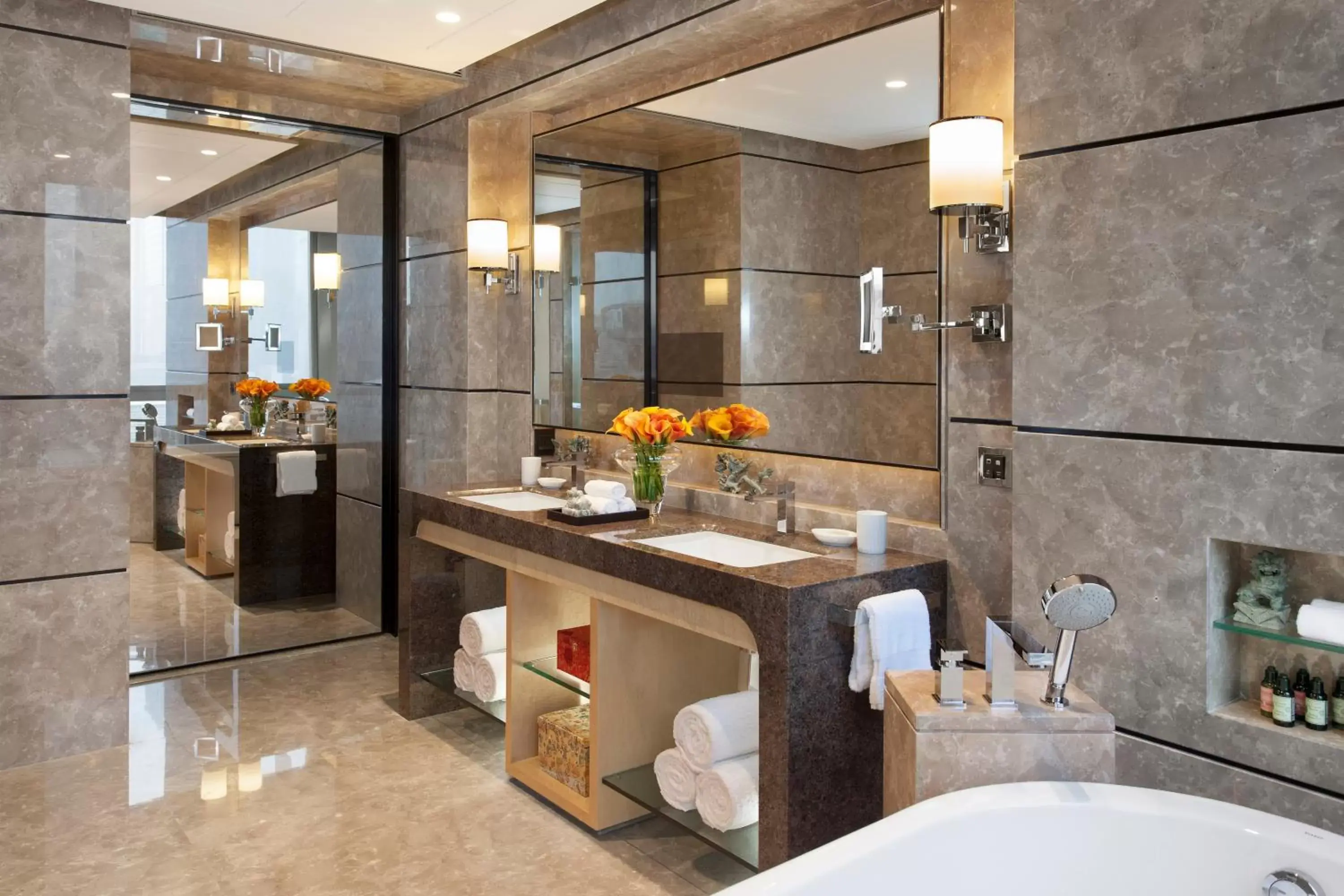 Bathroom in Four Seasons Hotel Shenzhen