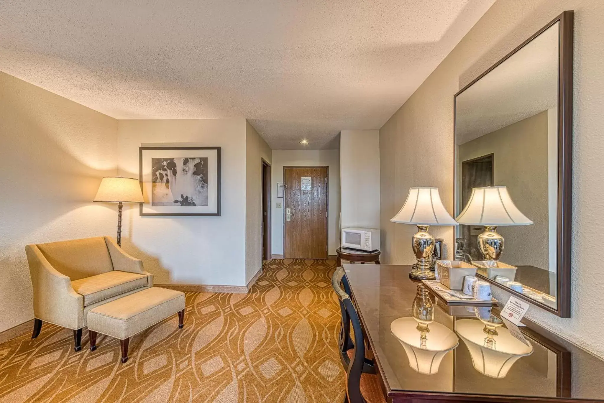 Bedroom, Seating Area in American Inn & suites