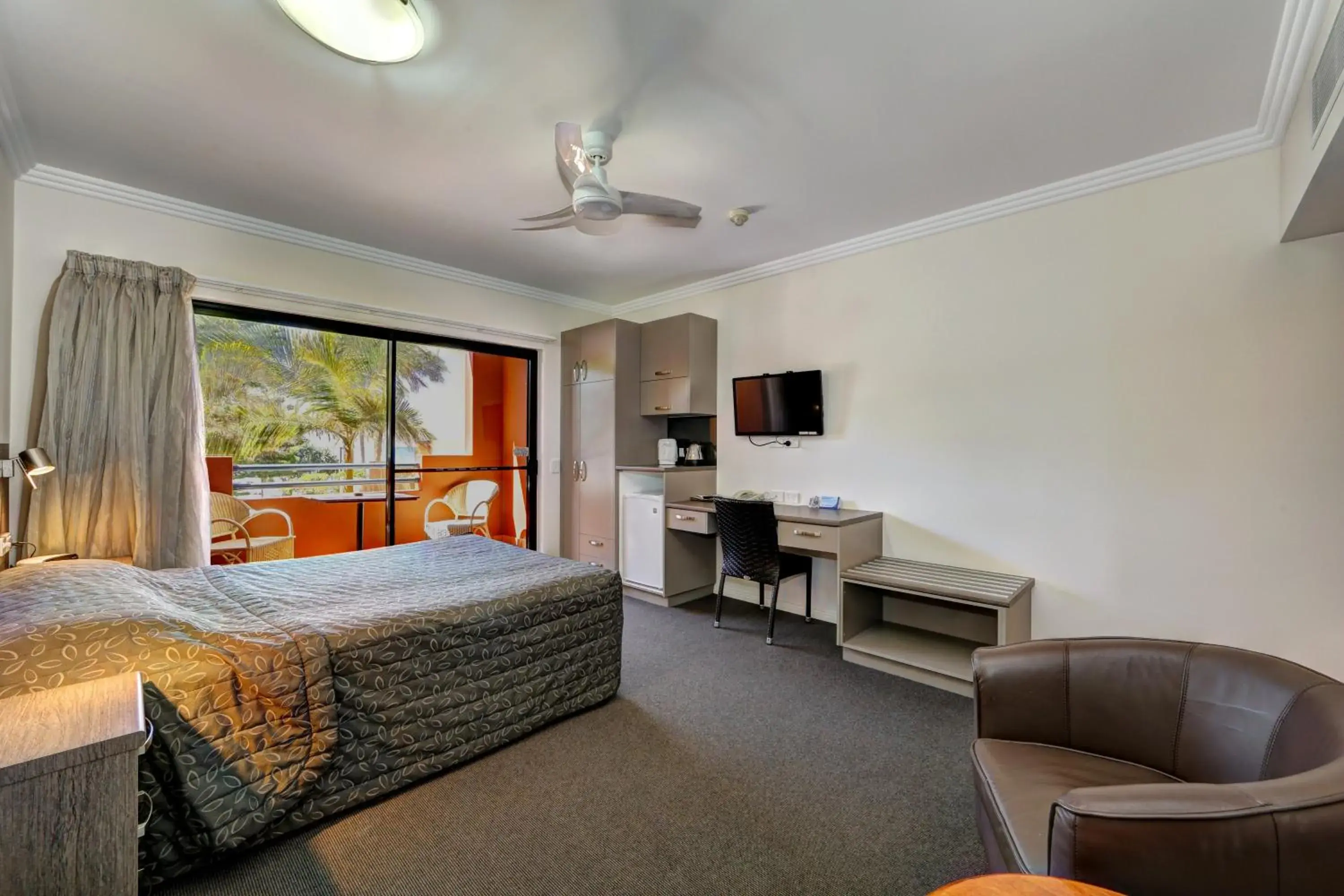 Photo of the whole room in Kacy's Bargara Beach Motel