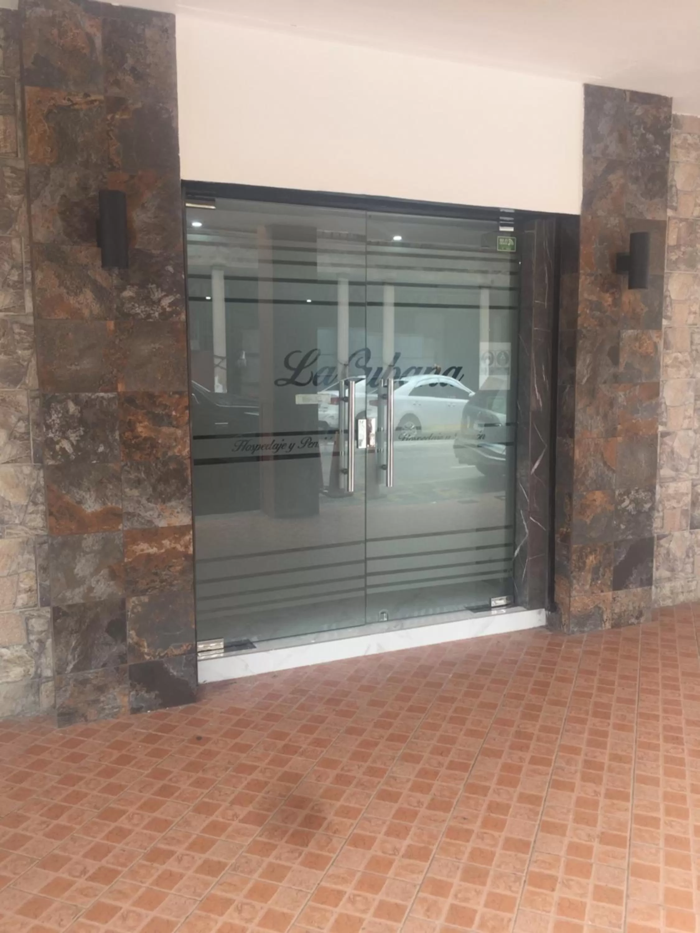 Facade/entrance in La Cubana Hotel & Suites
