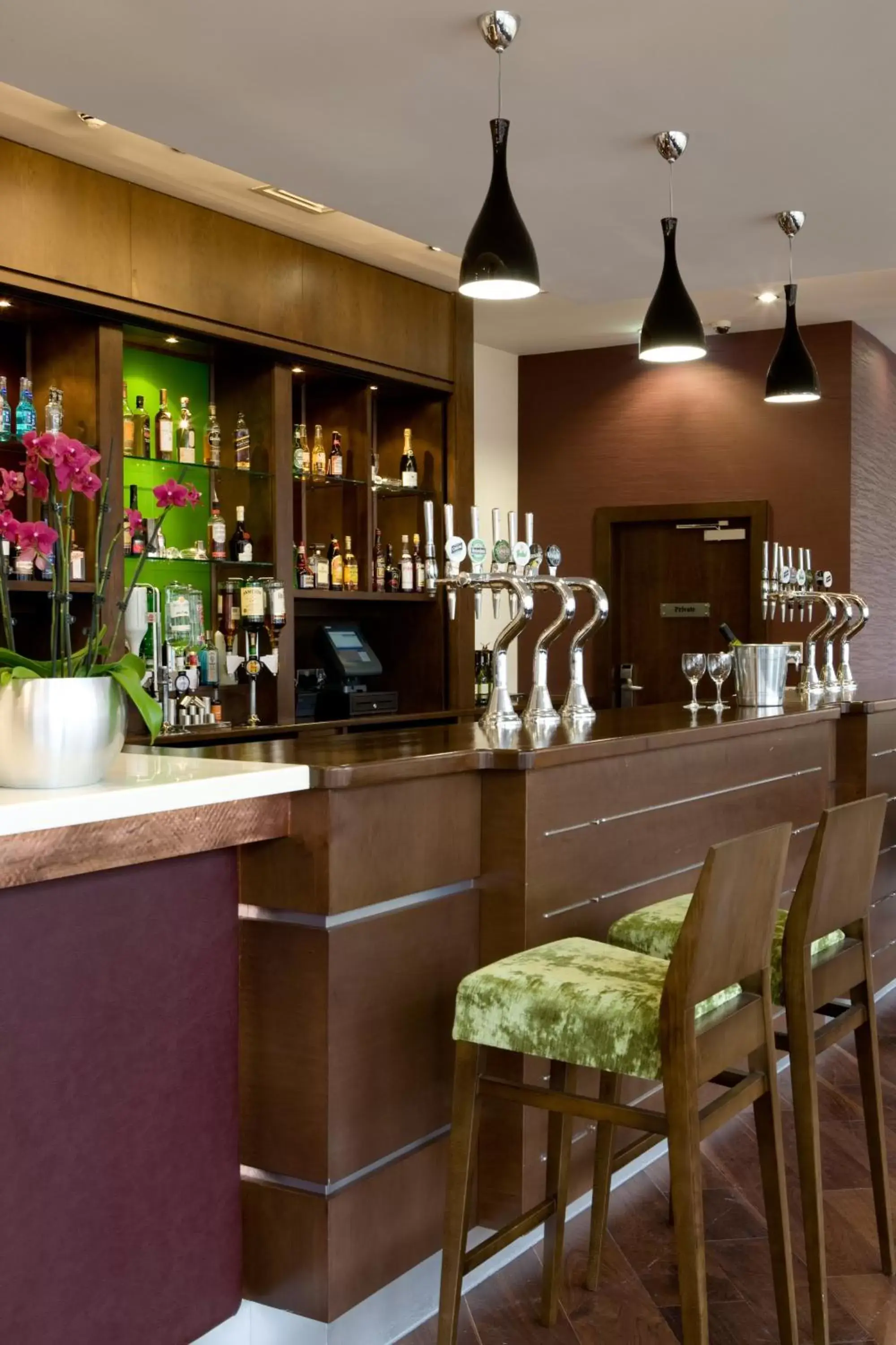 Lounge or bar, Lounge/Bar in Leonardo Hotel Aberdeen - Formerly Jurys Inn