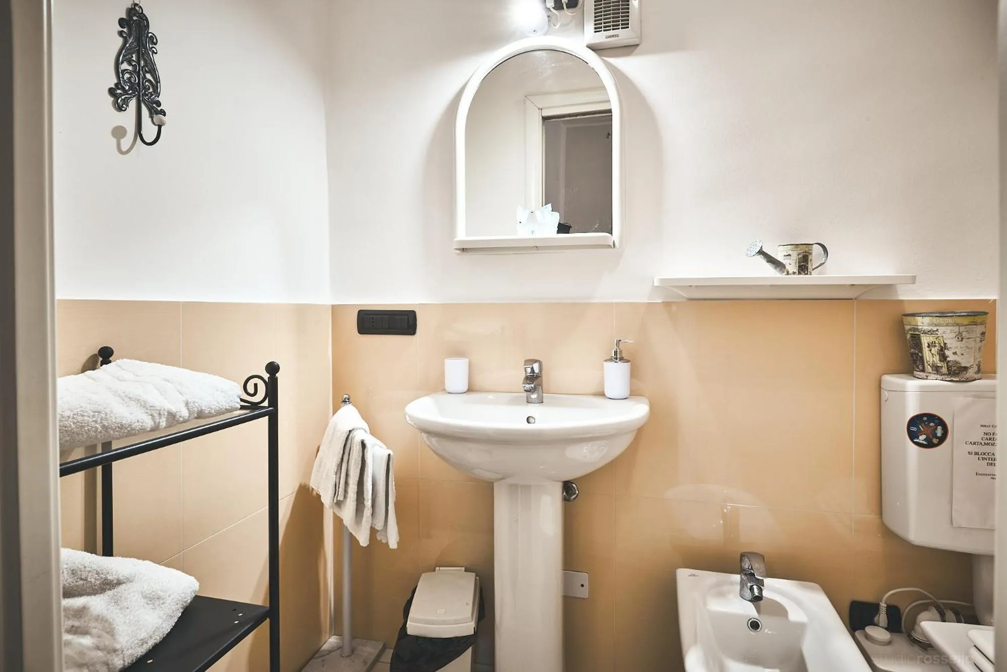 Bathroom in Affittacamere San Teodoro