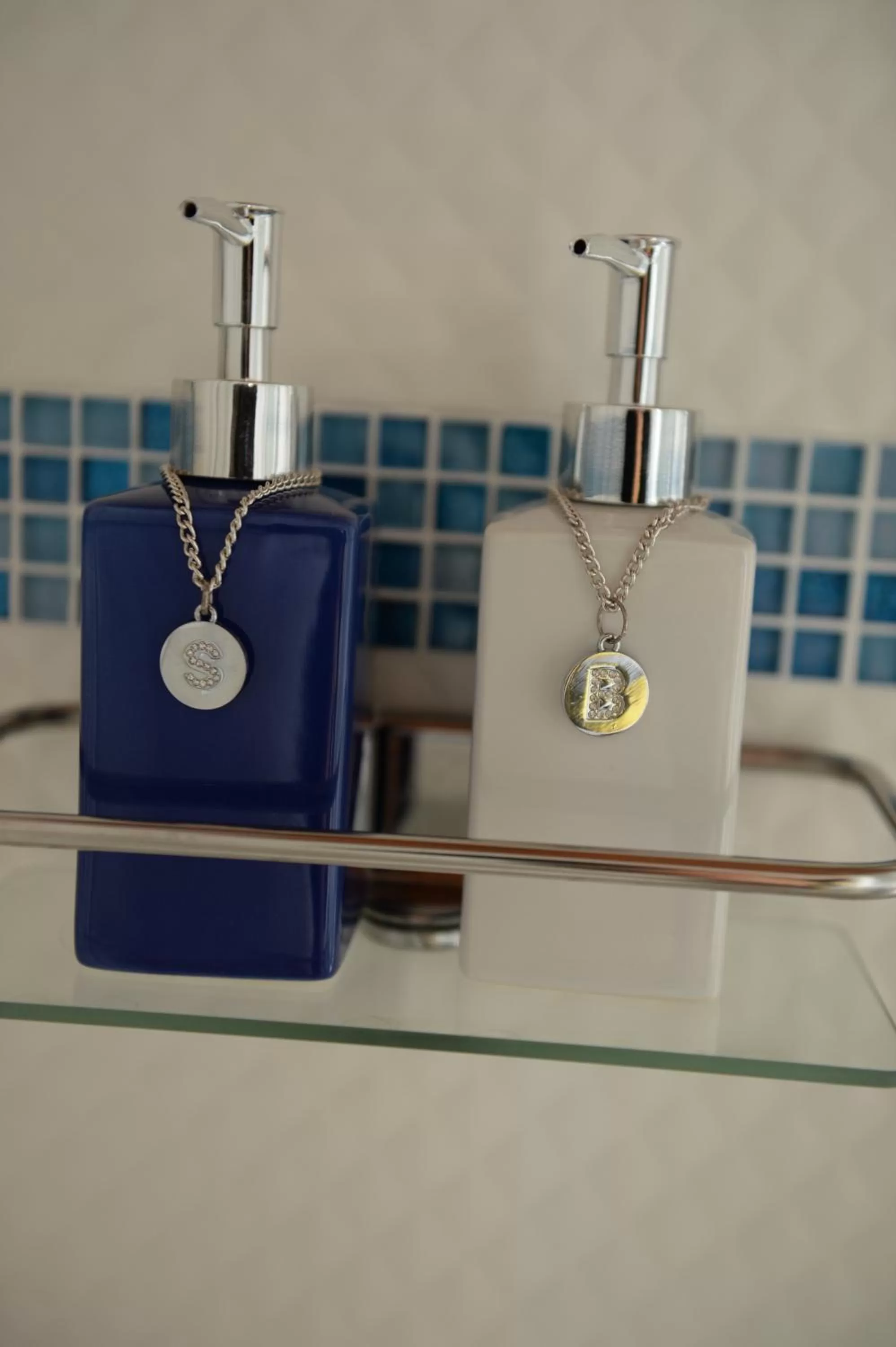 Decorative detail in Il Giardino delle Jacaranda