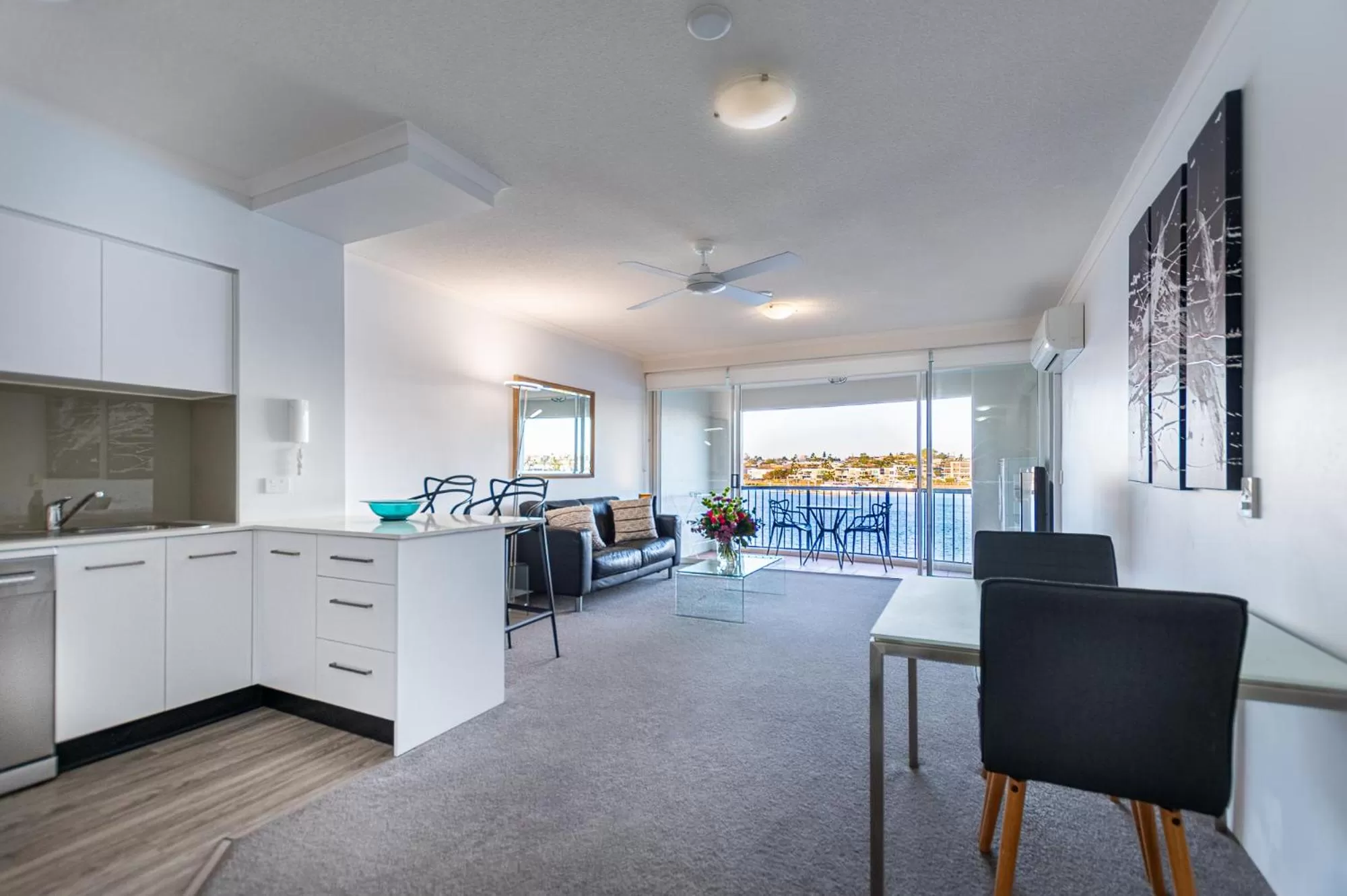 Kitchen or kitchenette in Goldsborough Place Apartments