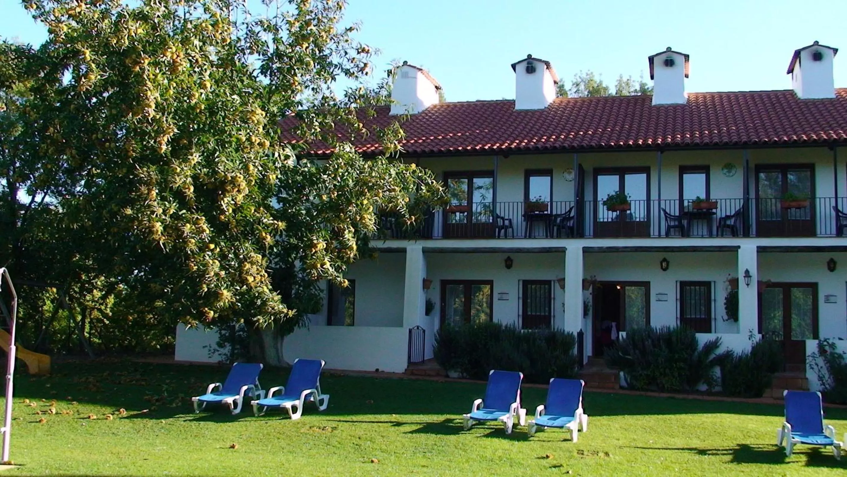 Property building in Hotel Apartamento Rural Finca La Media Legua