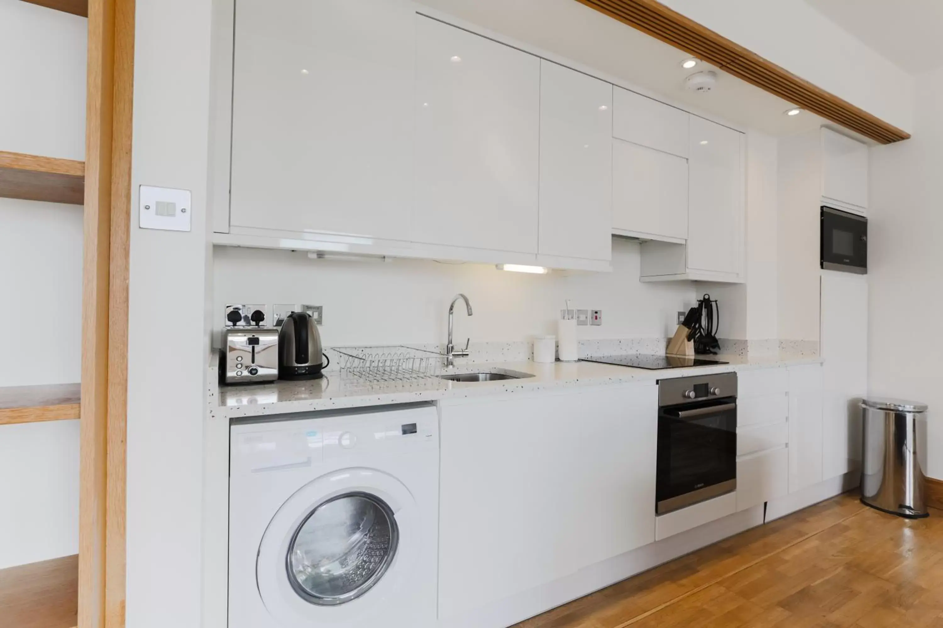 Kitchen or kitchenette in Monument Apartments