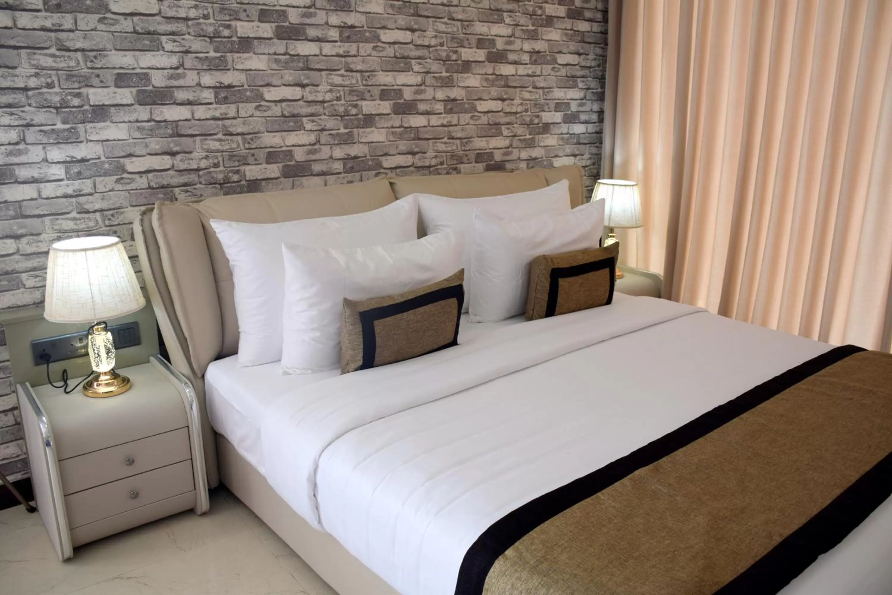 Bedroom, Bed in Ruvisha Beach Hotel