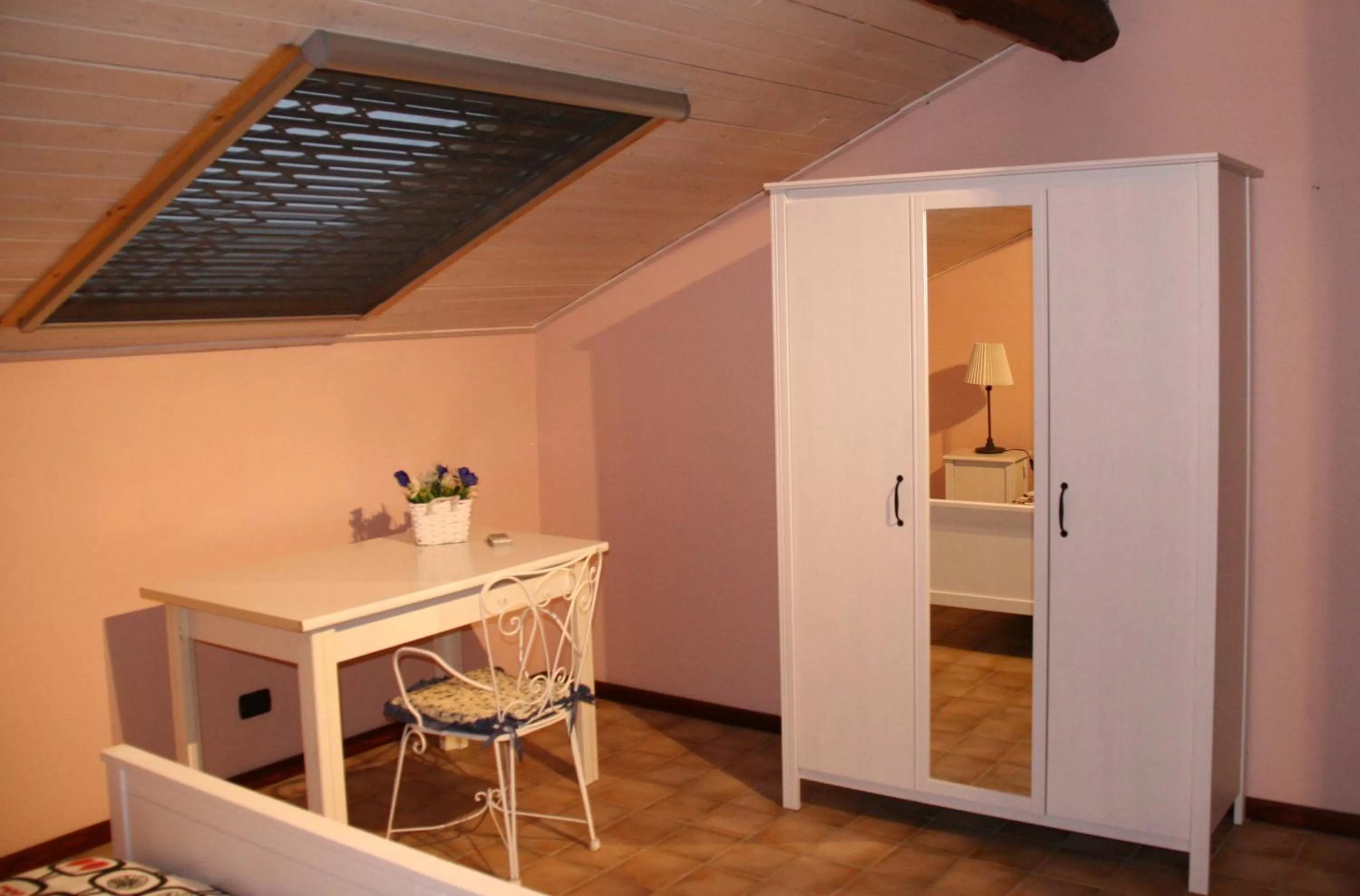 Photo of the whole room in B&B Etna Country