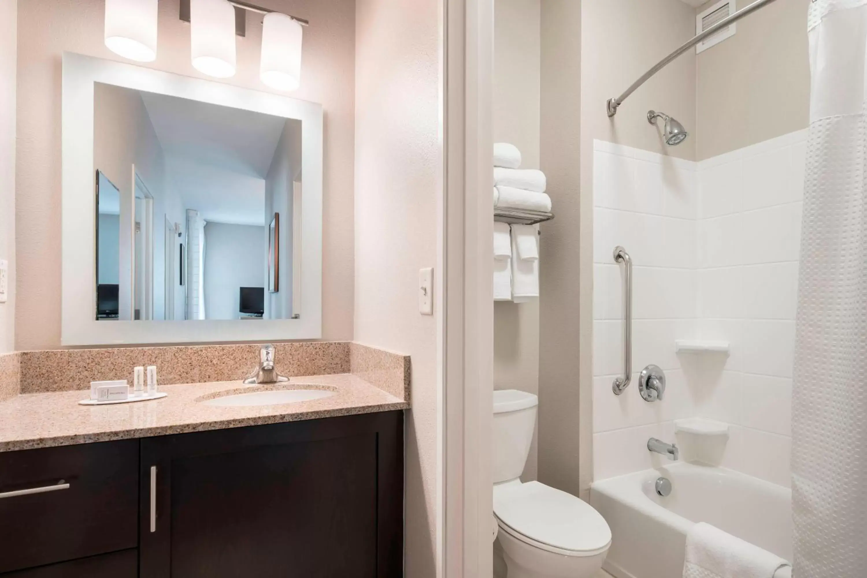 Bathroom in TownePlace Suites by Marriott San Diego Carlsbad / Vista