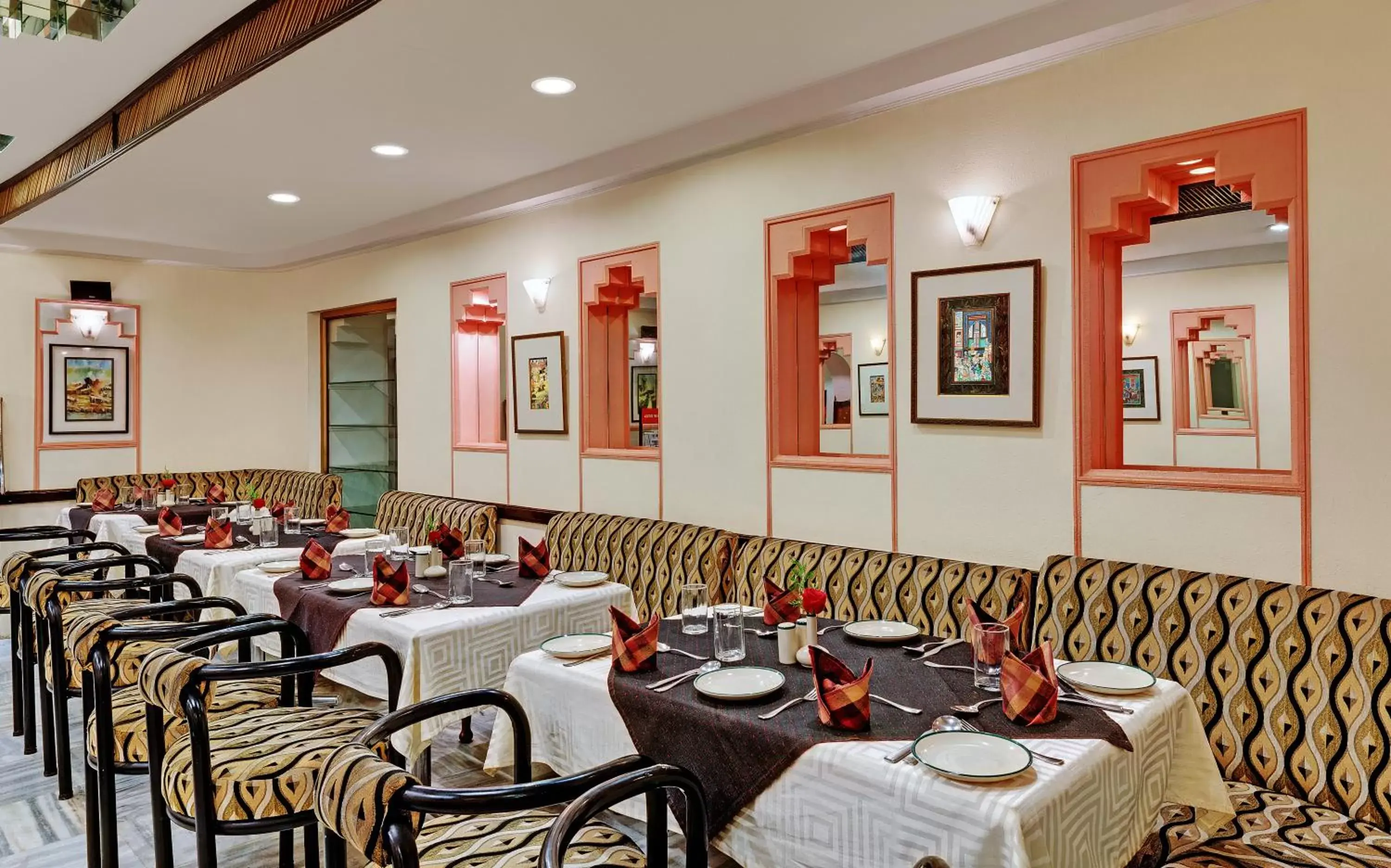 Restaurant/places to eat in Ambassador Pallava Restaurant/places to eat in Ambassador Pallava