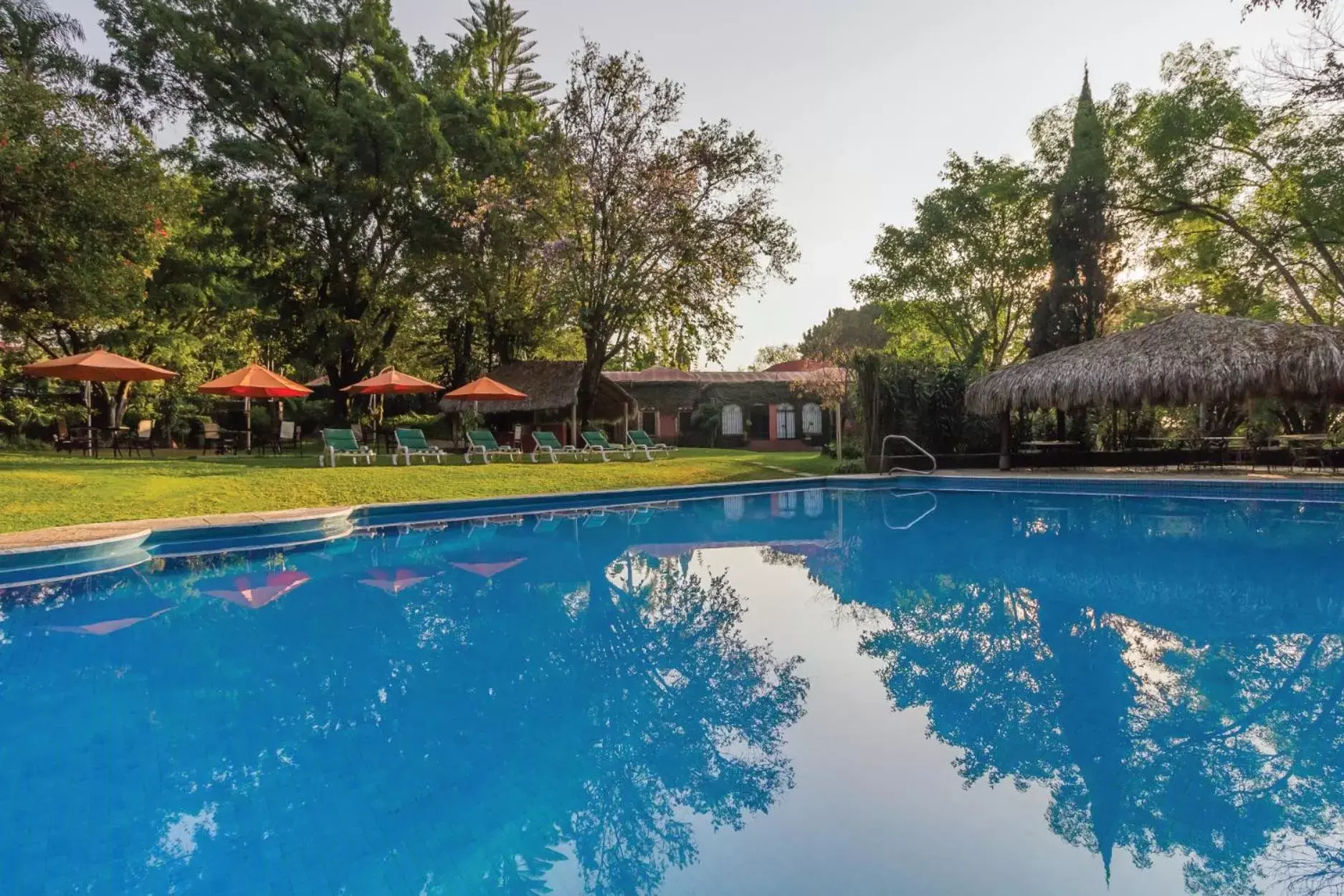 Swimming Pool in Hotel Racquet Cuernavaca