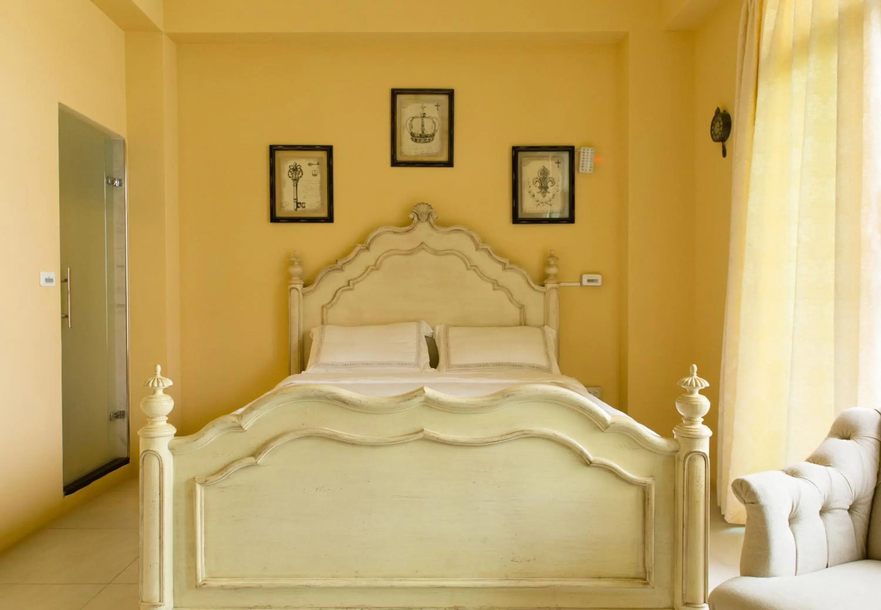 Bed in Wei Sen House