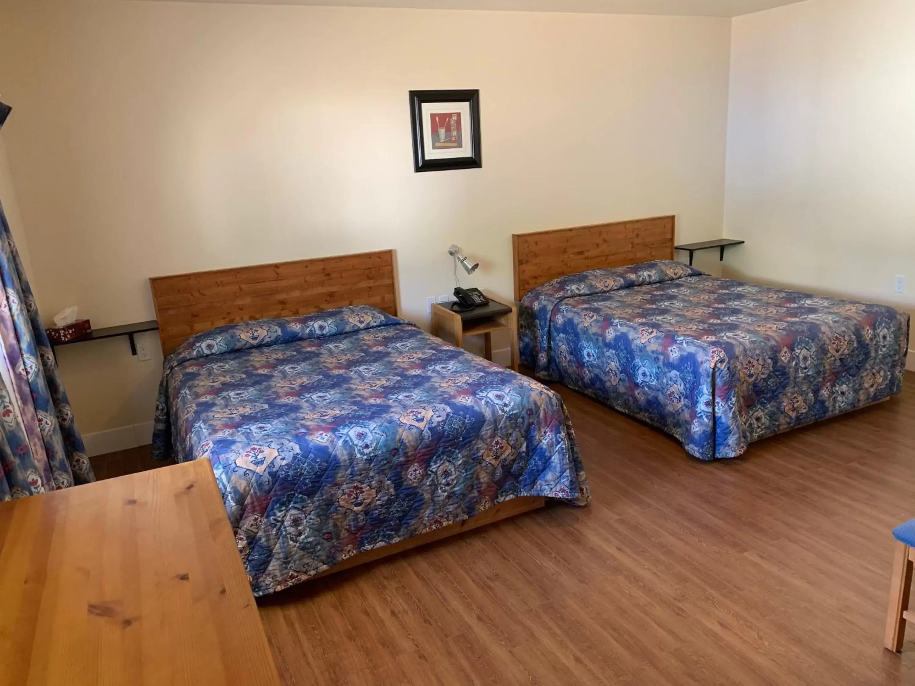 Bedroom, Bed in Gateway Motel