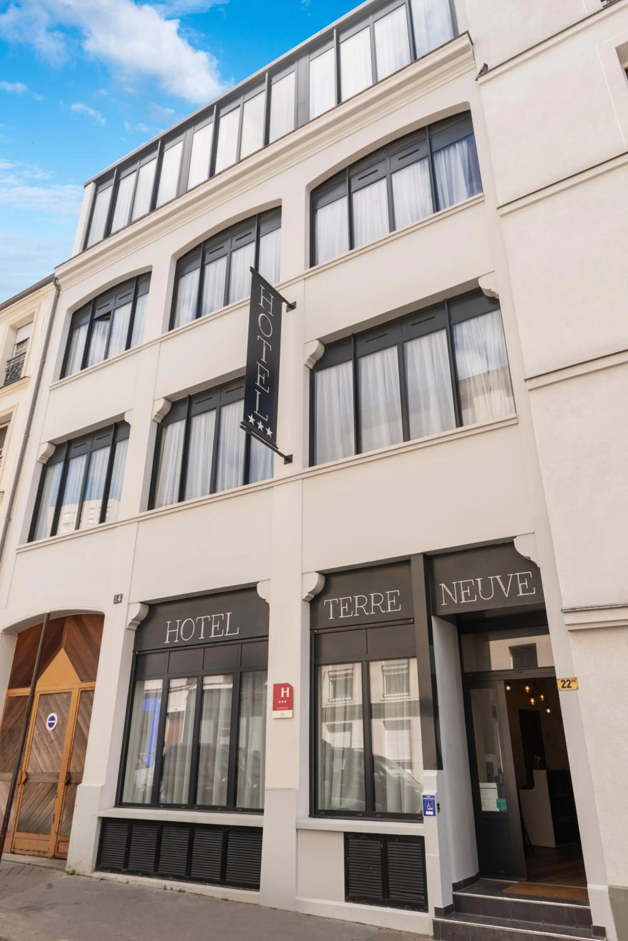 Property building in Hotel Terre Neuve