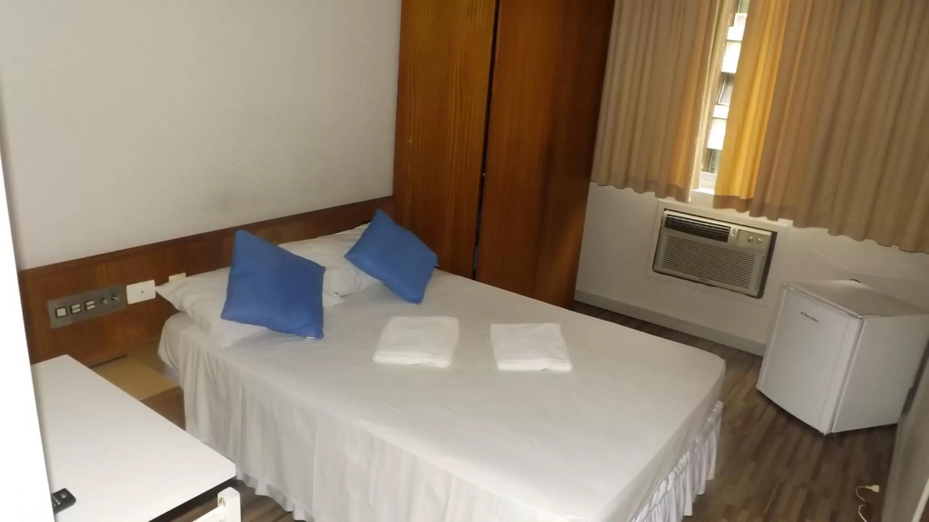 Photo of the whole room, Bed in Rede Andrade San Martin