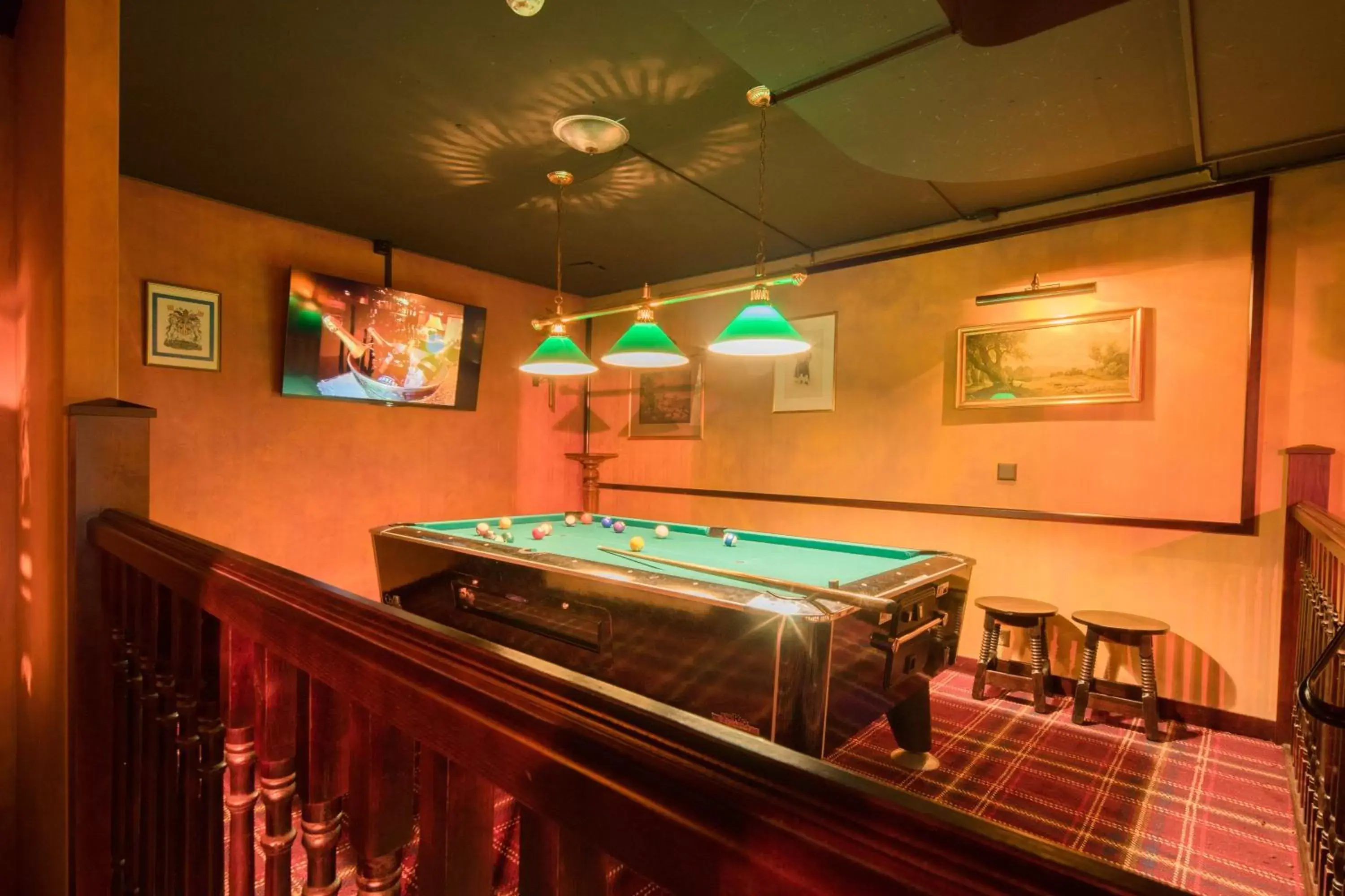 Lounge or bar, Billiards in Hotel Central Continental