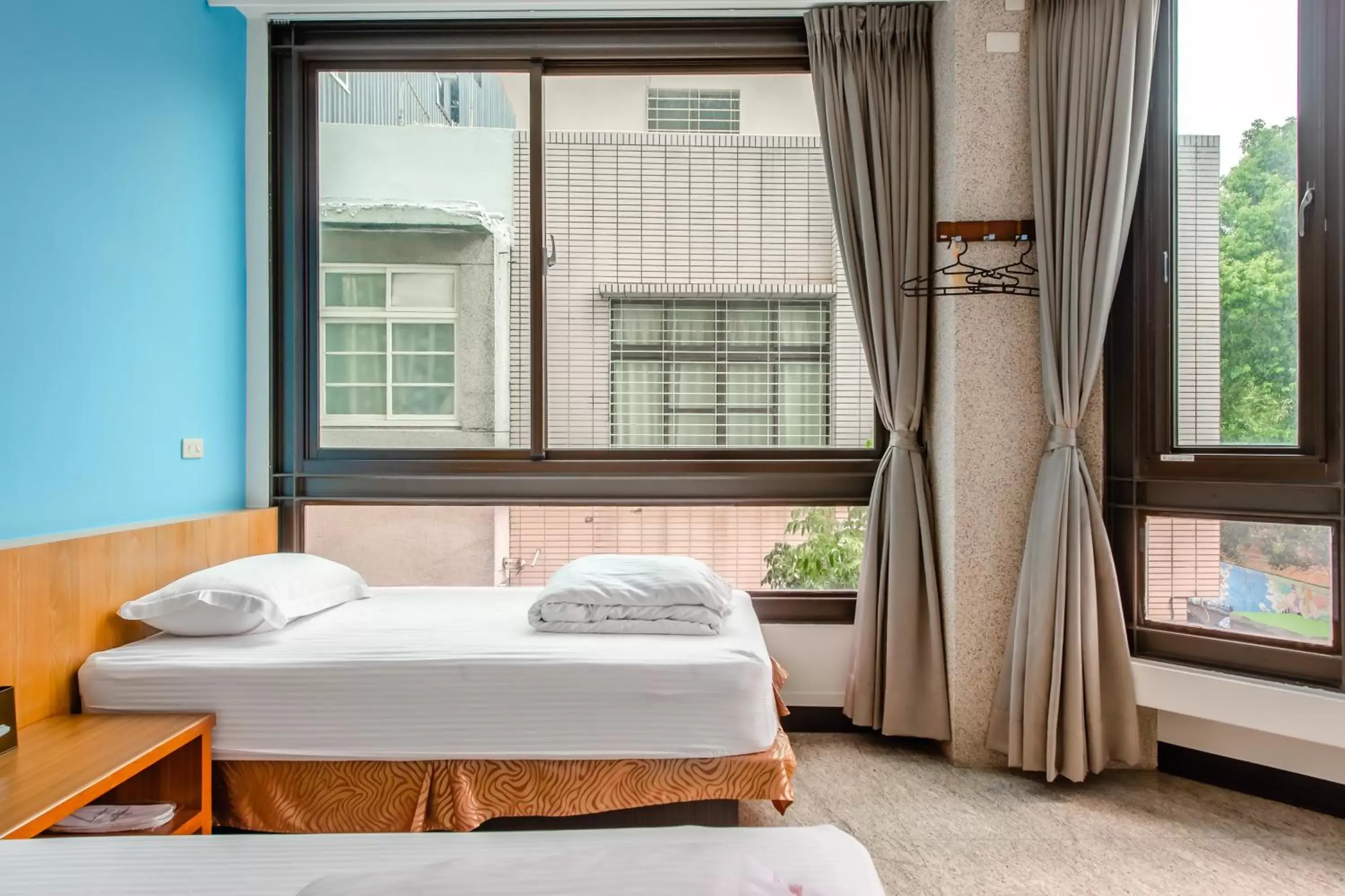 Photo of the whole room, Bed in lightness Station Inn Photo of the whole room, Bed in lightness Station Inn