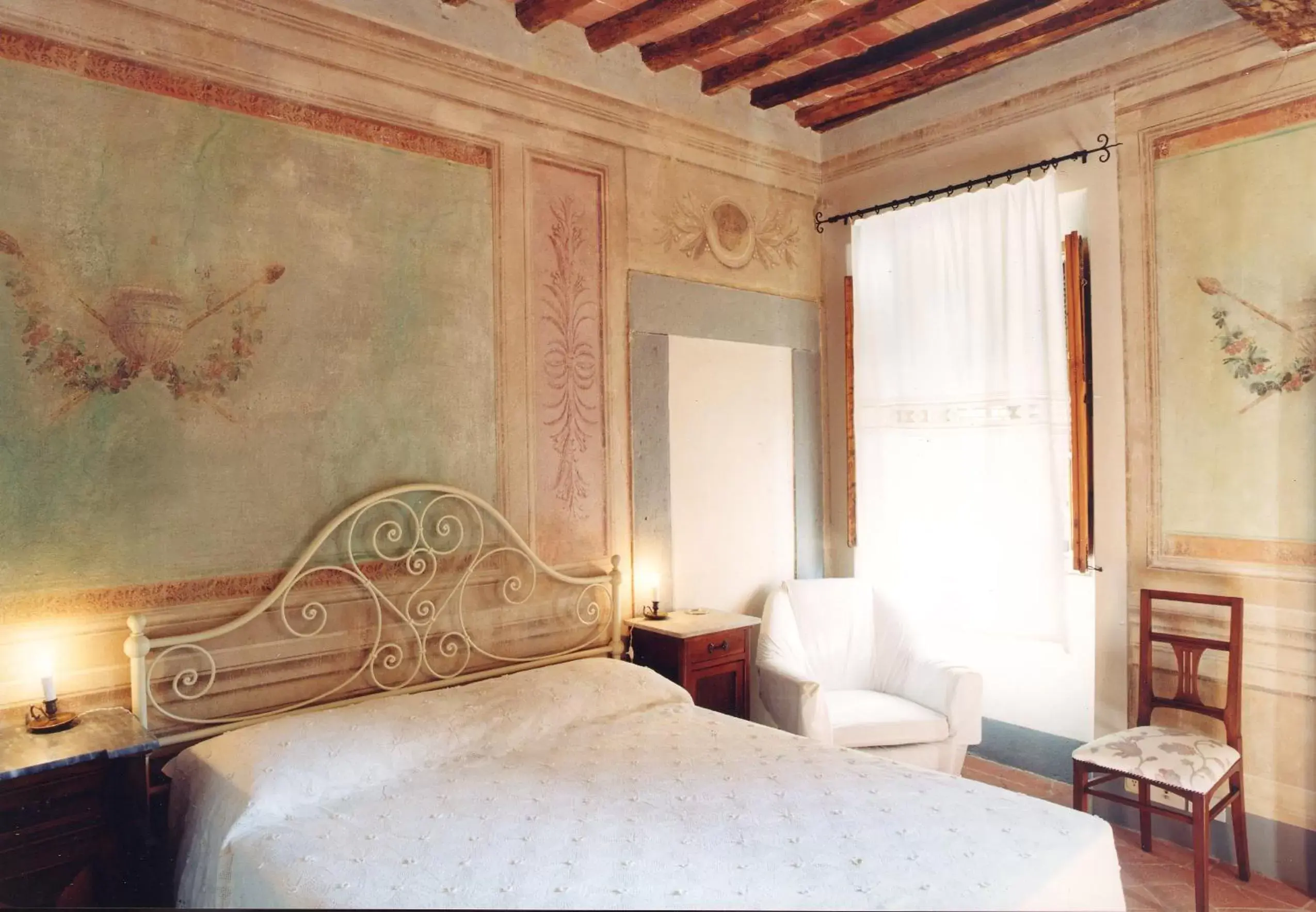 Photo of the whole room, Bed in antica casa "le rondini"