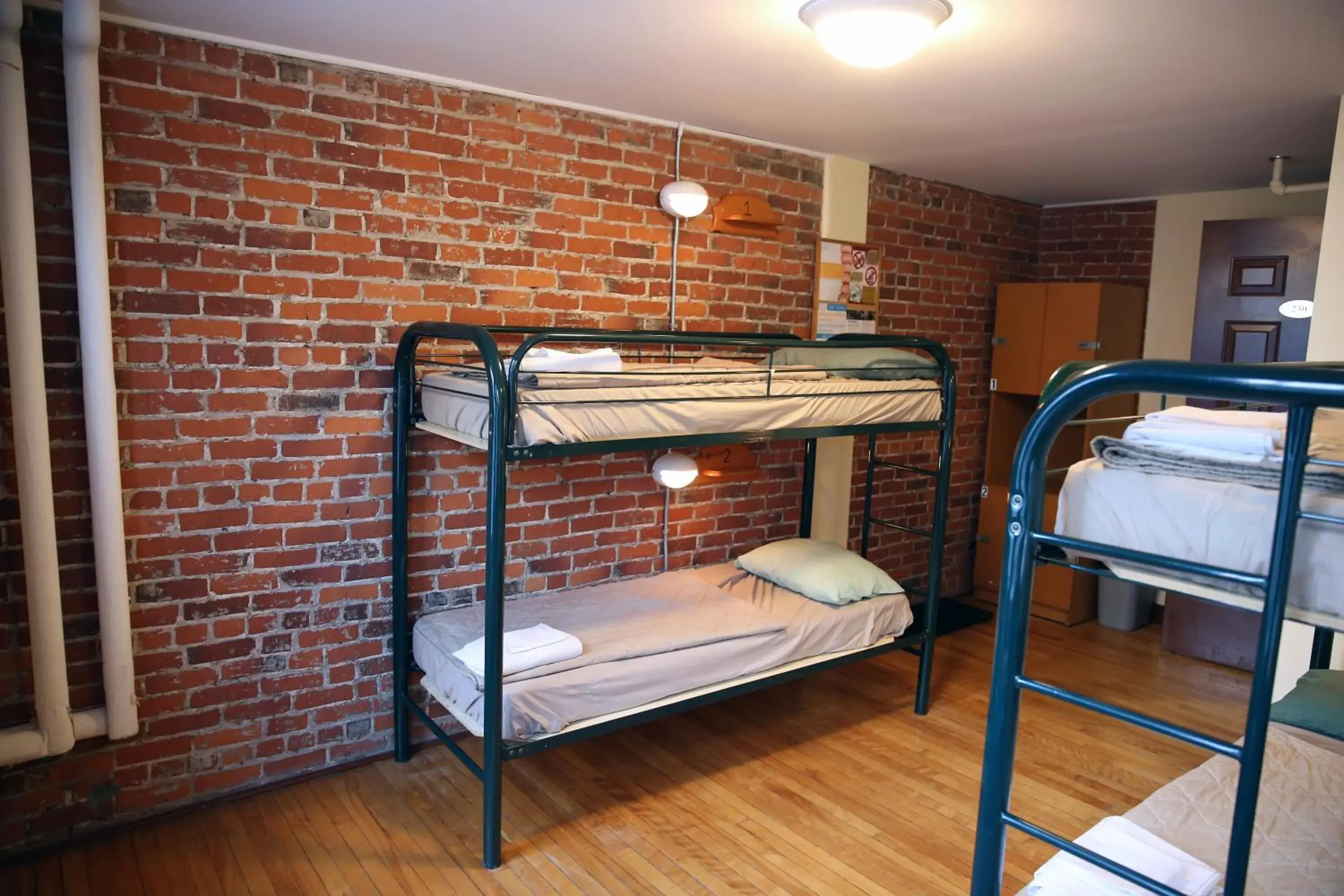 Bedroom, Bunk Bed in Auberge Internationale de Quebec - HI CANADA